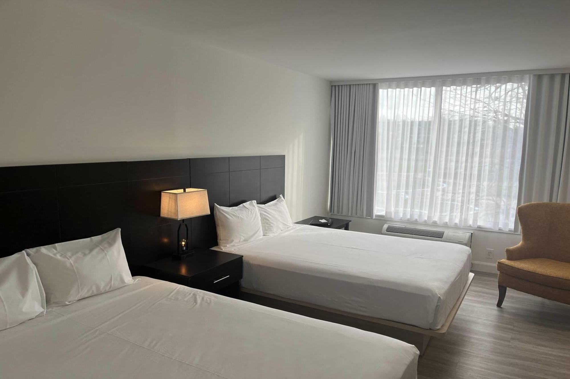 Classic Queen Room Two Queen Beds