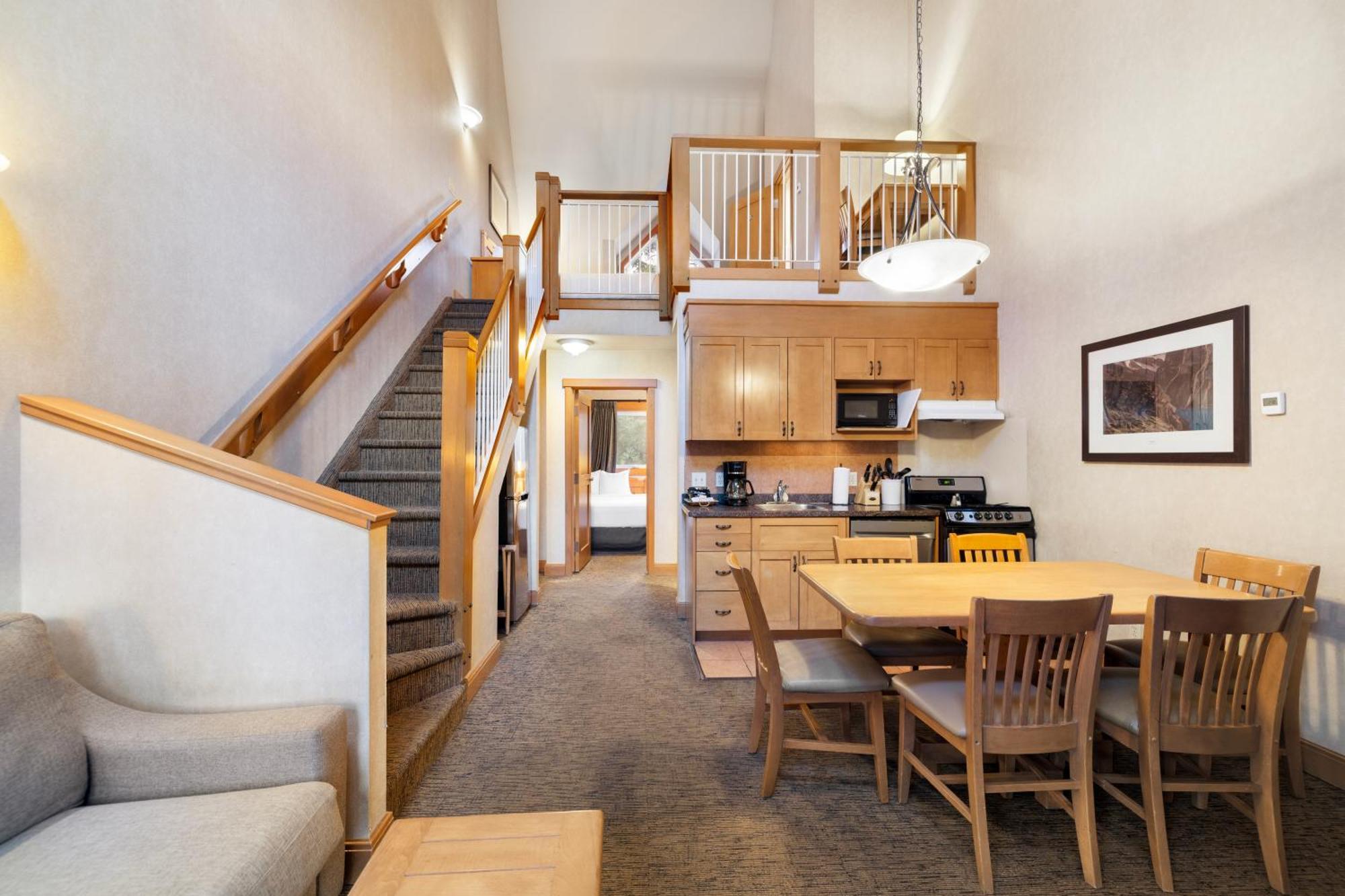 Deluxe One-Bedroom Apartment Loft 3 Queens