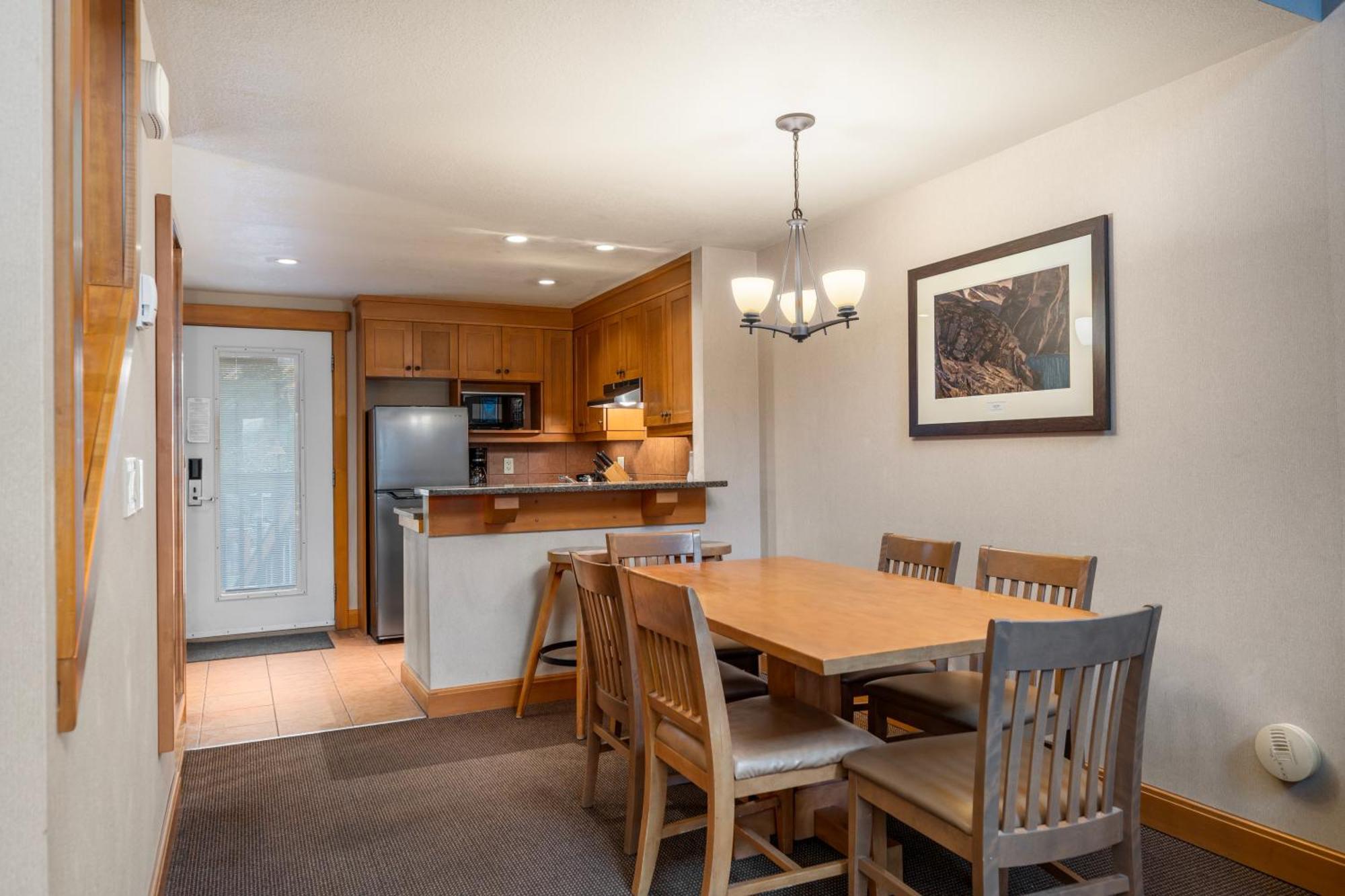 Two-Bedroom Apartment Loft 3 Queens