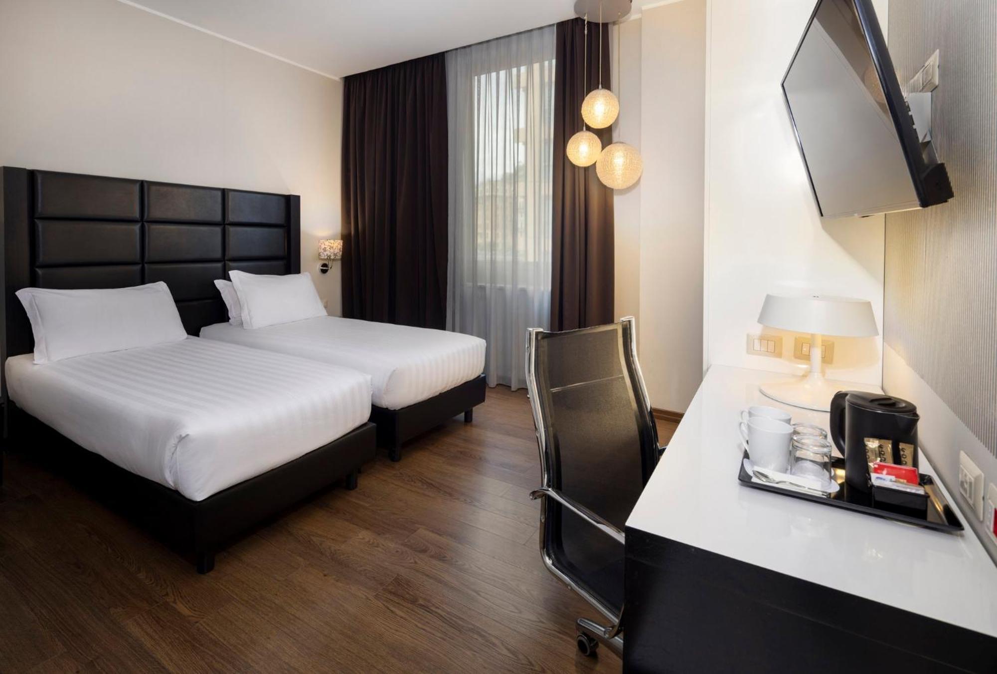 Standard Twin Room Two Twin Beds