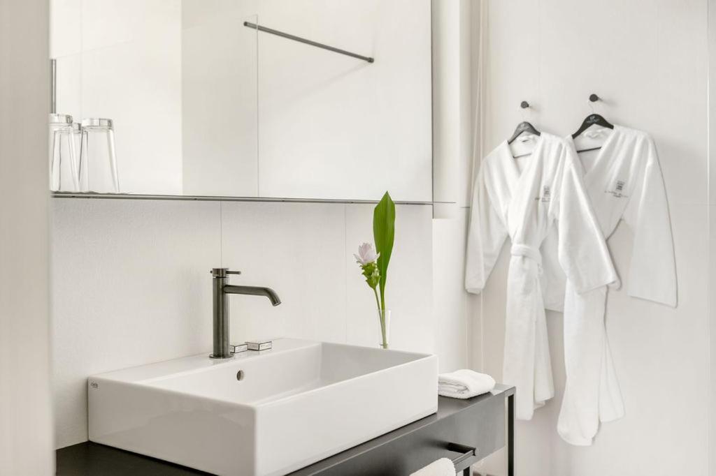 Deluxe Double or Twin Room City View
