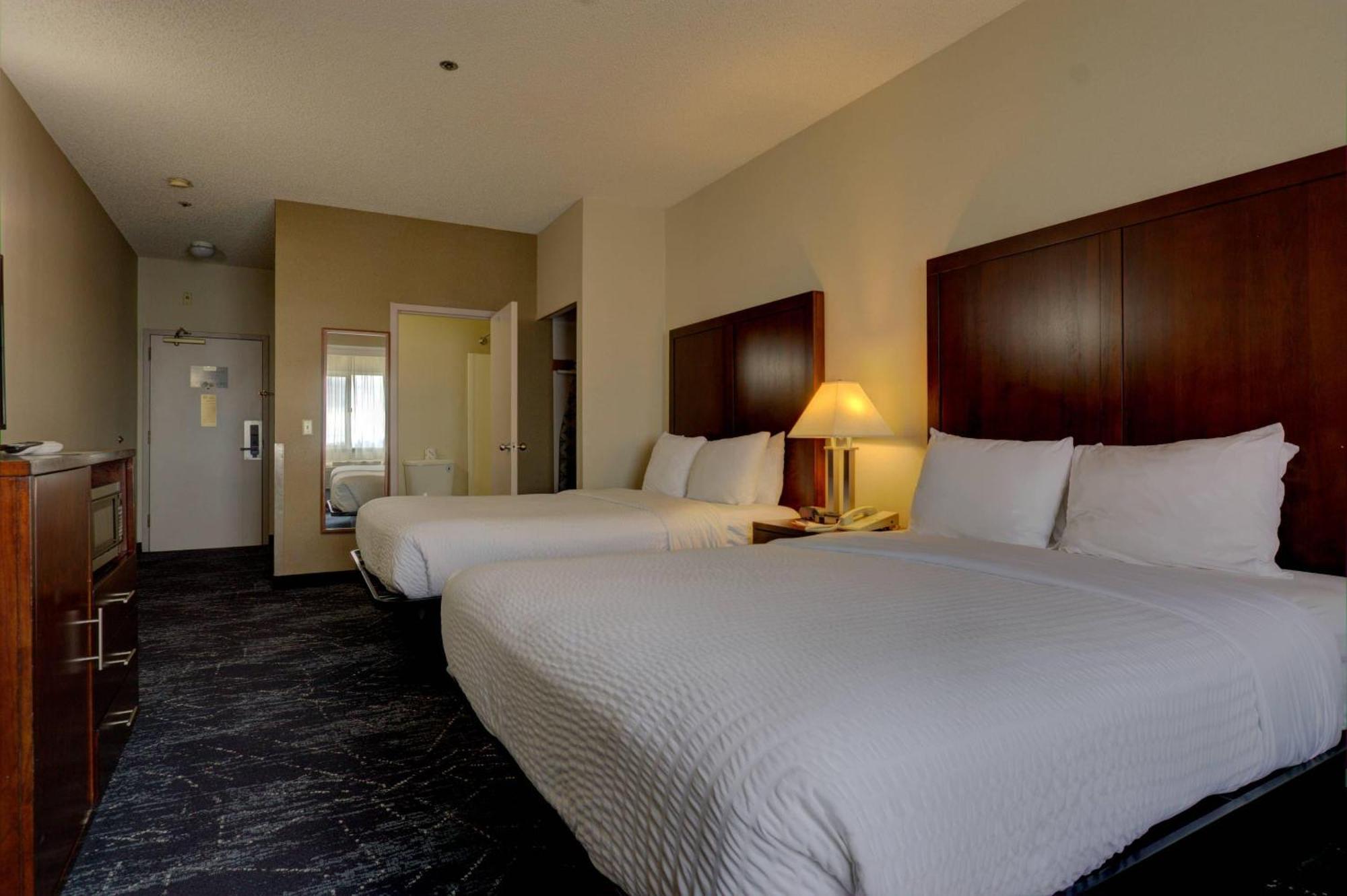 Queen Room Two Queen Beds Non-Smoking