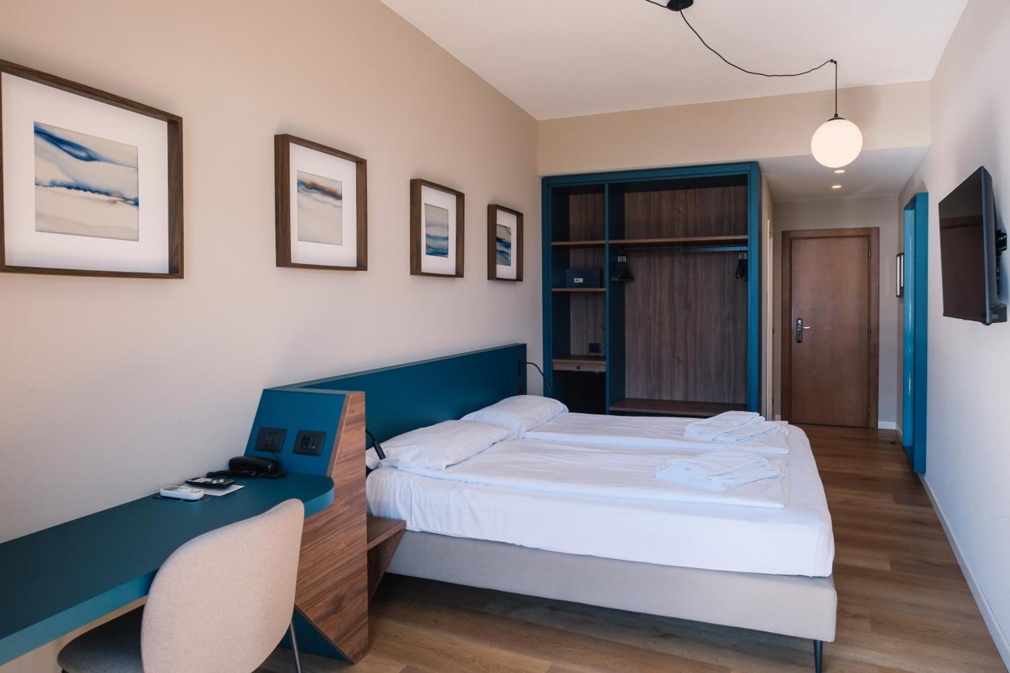 King Room Lake View