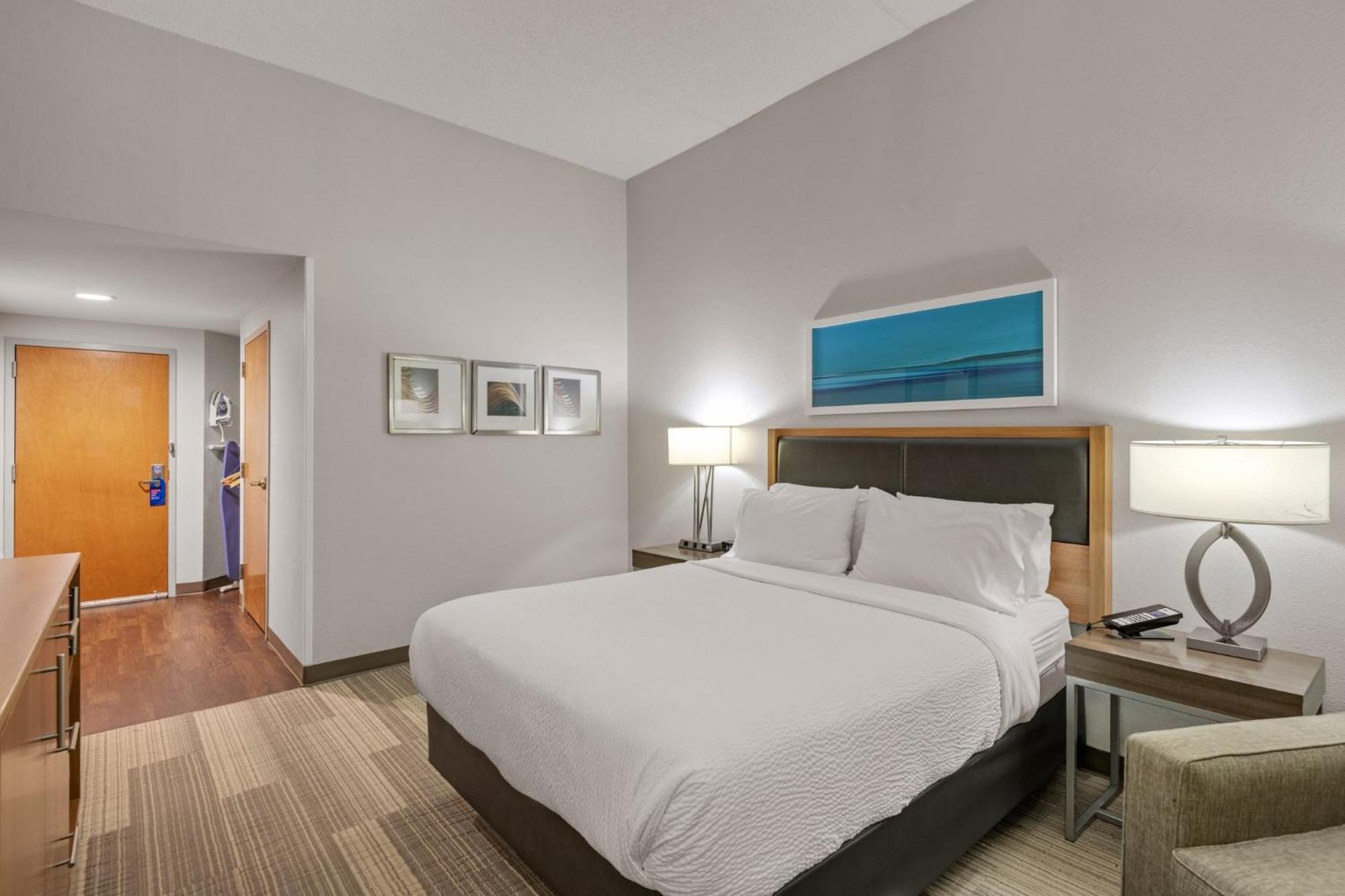 Queen Room Mobility or Hearing Access Non-Smoking