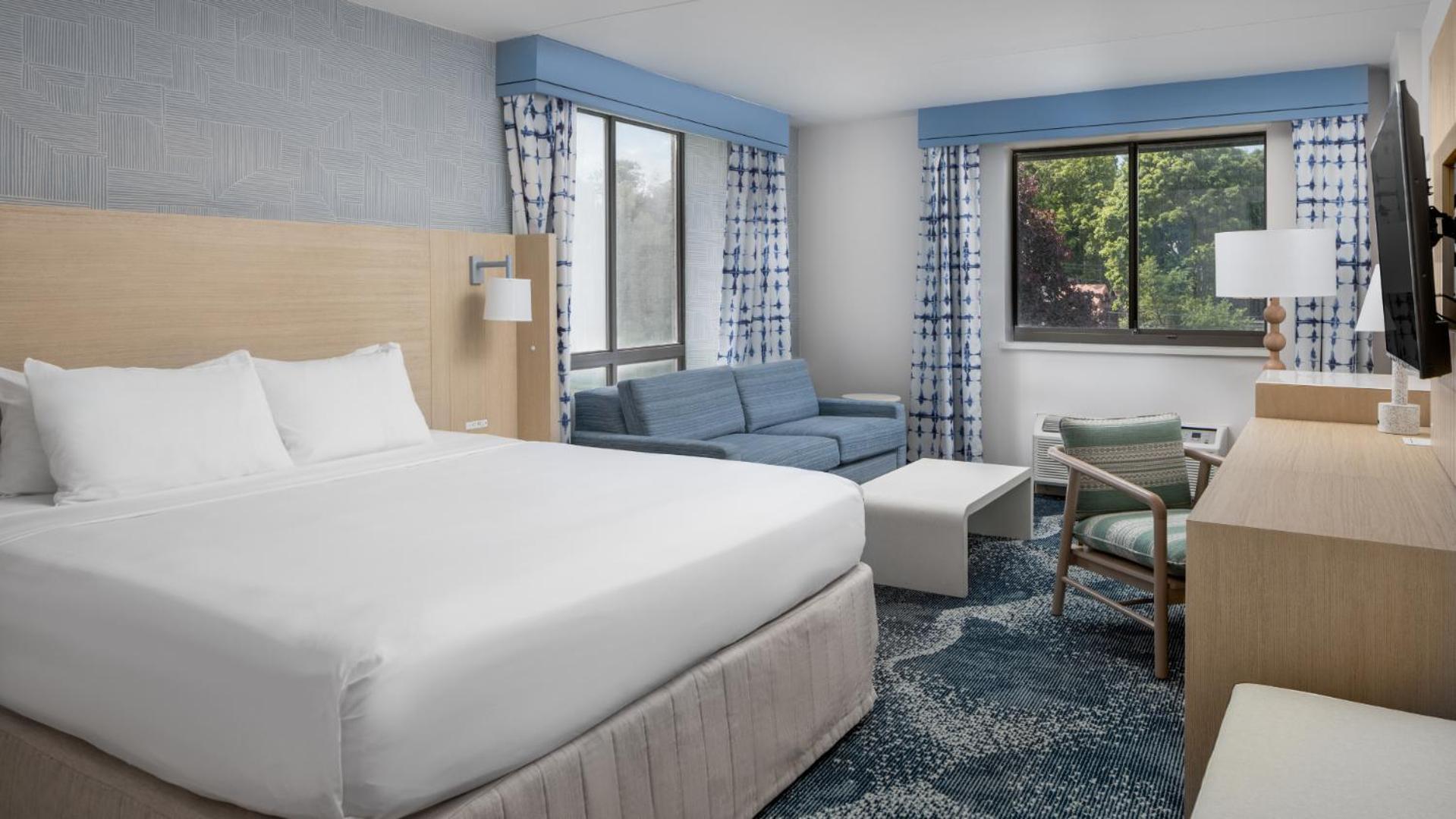 Standard Room One King Bed