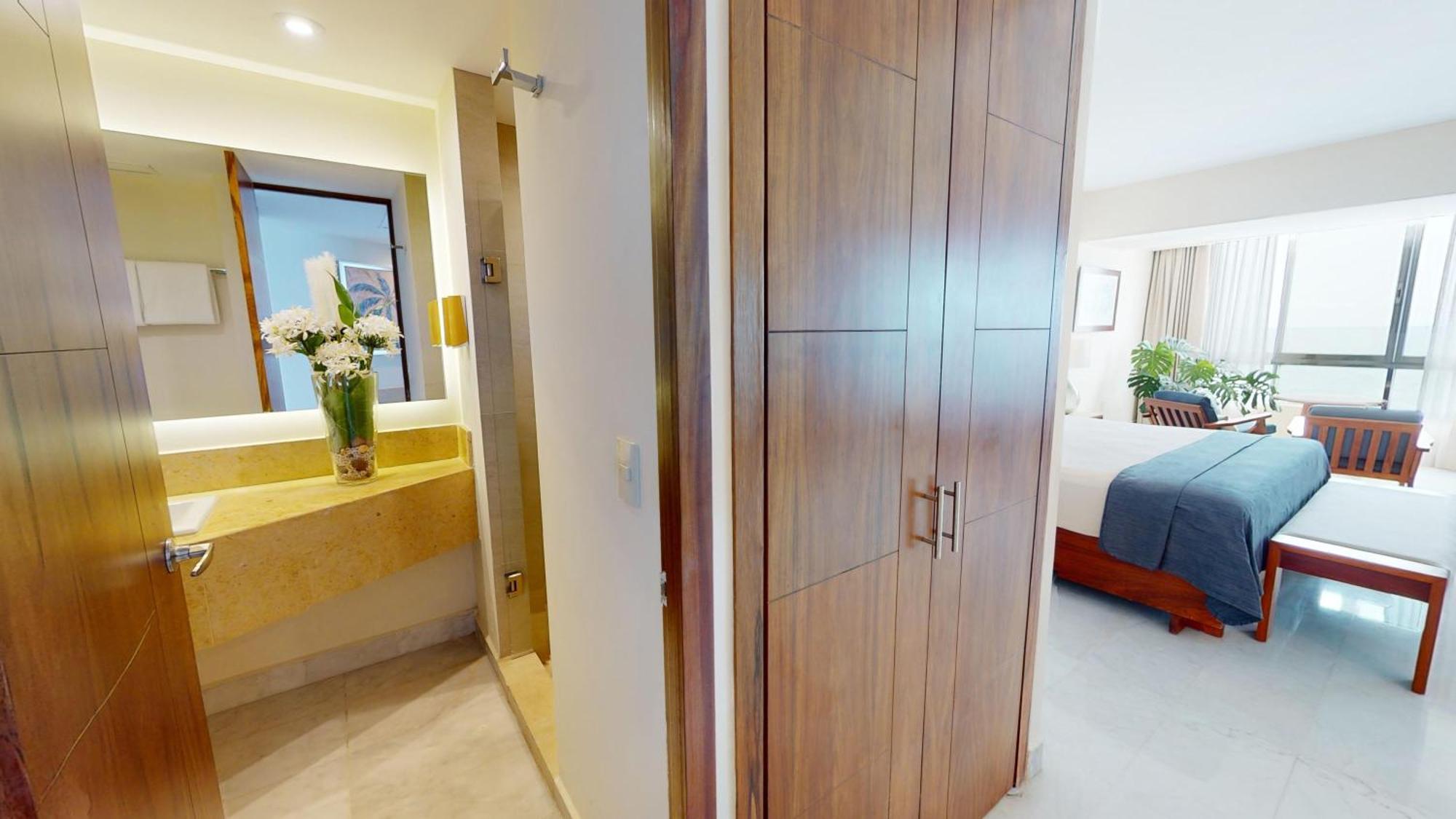Standard King Room Ocean View