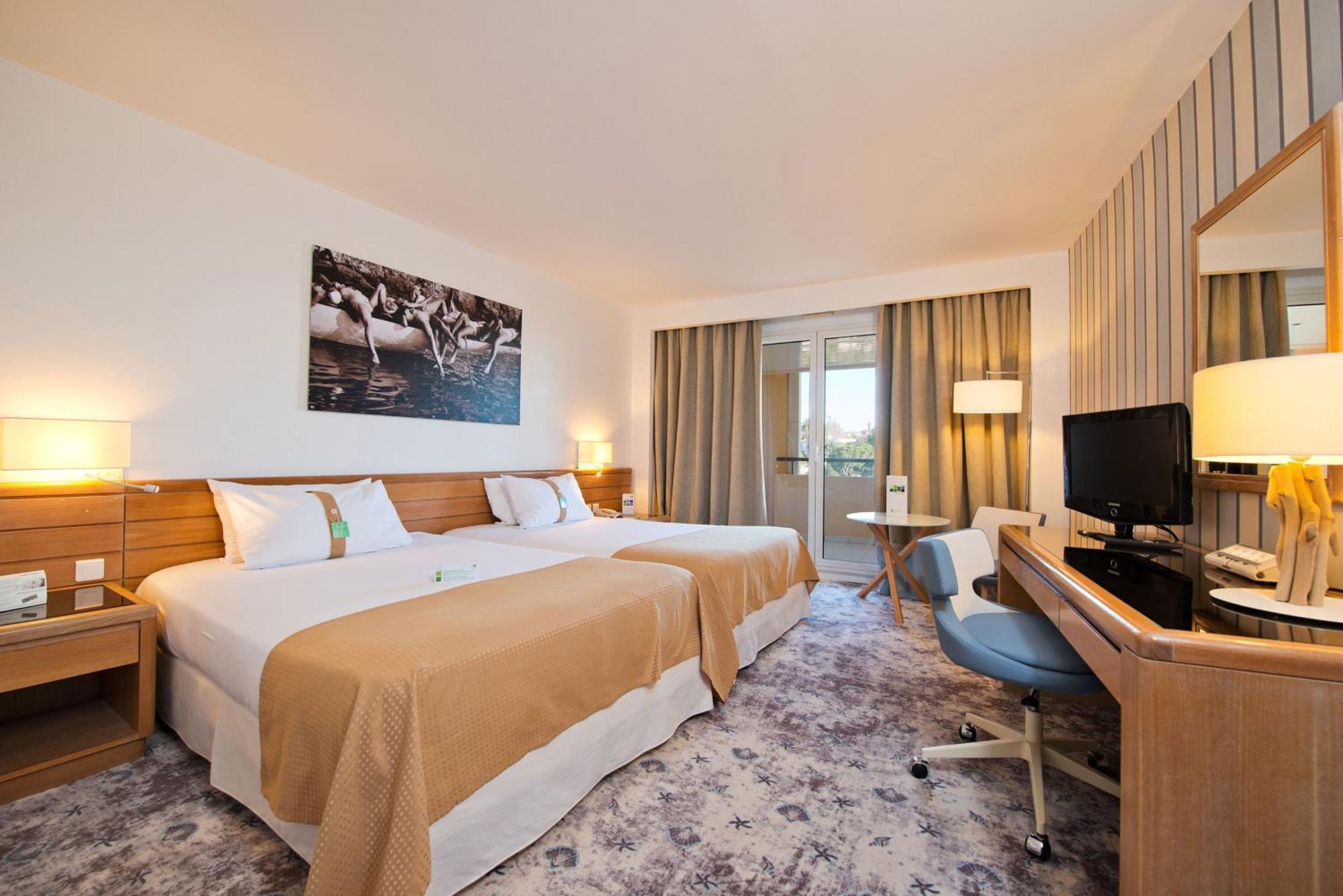 Standard Double Room Two Double Beds City View