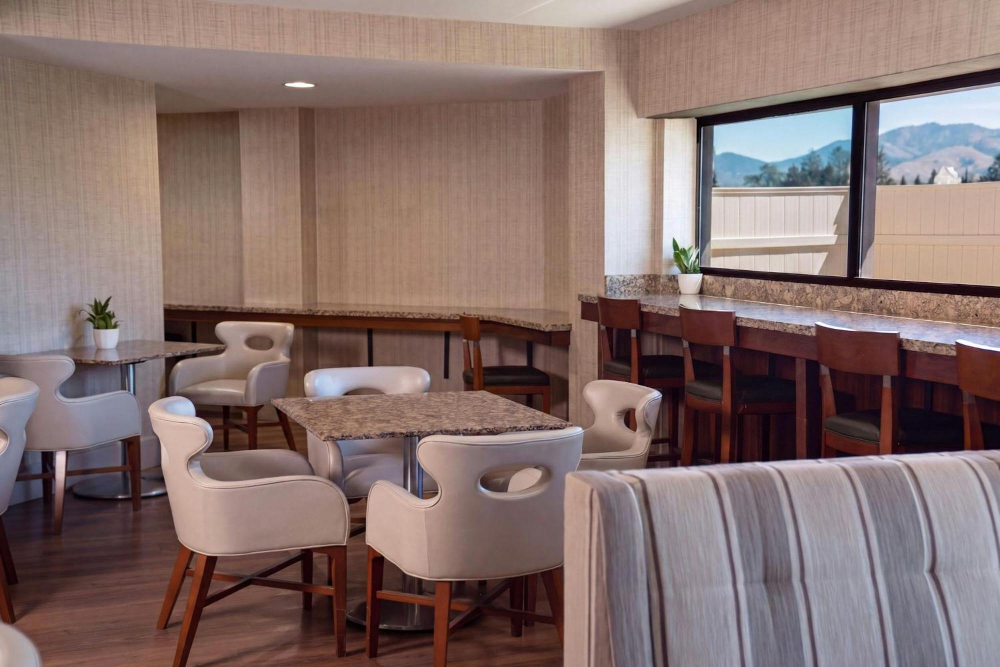 Concierge level Guest room 1 King
