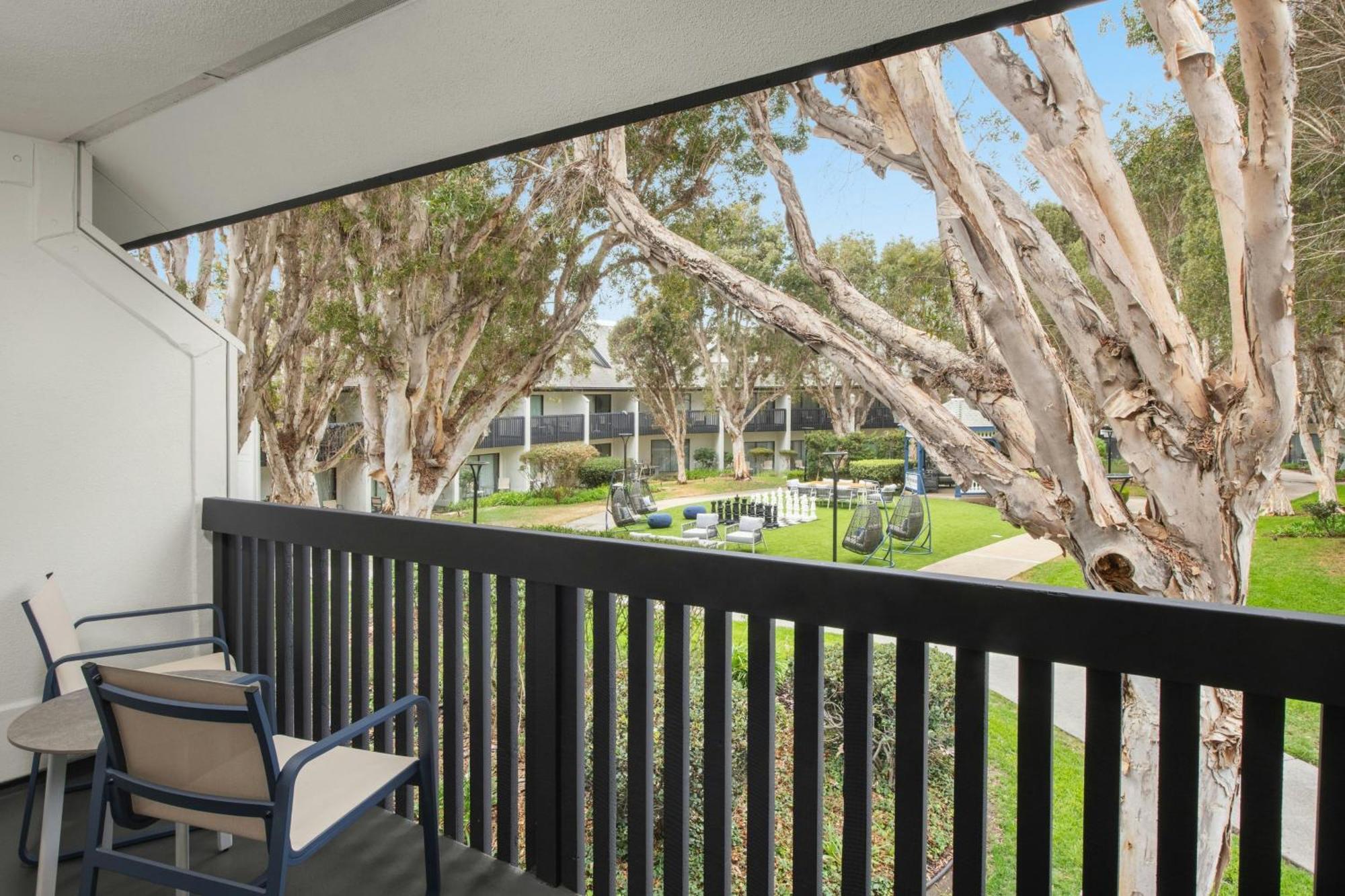 Queen Room Two Queen Beds Balcony Courtyard View