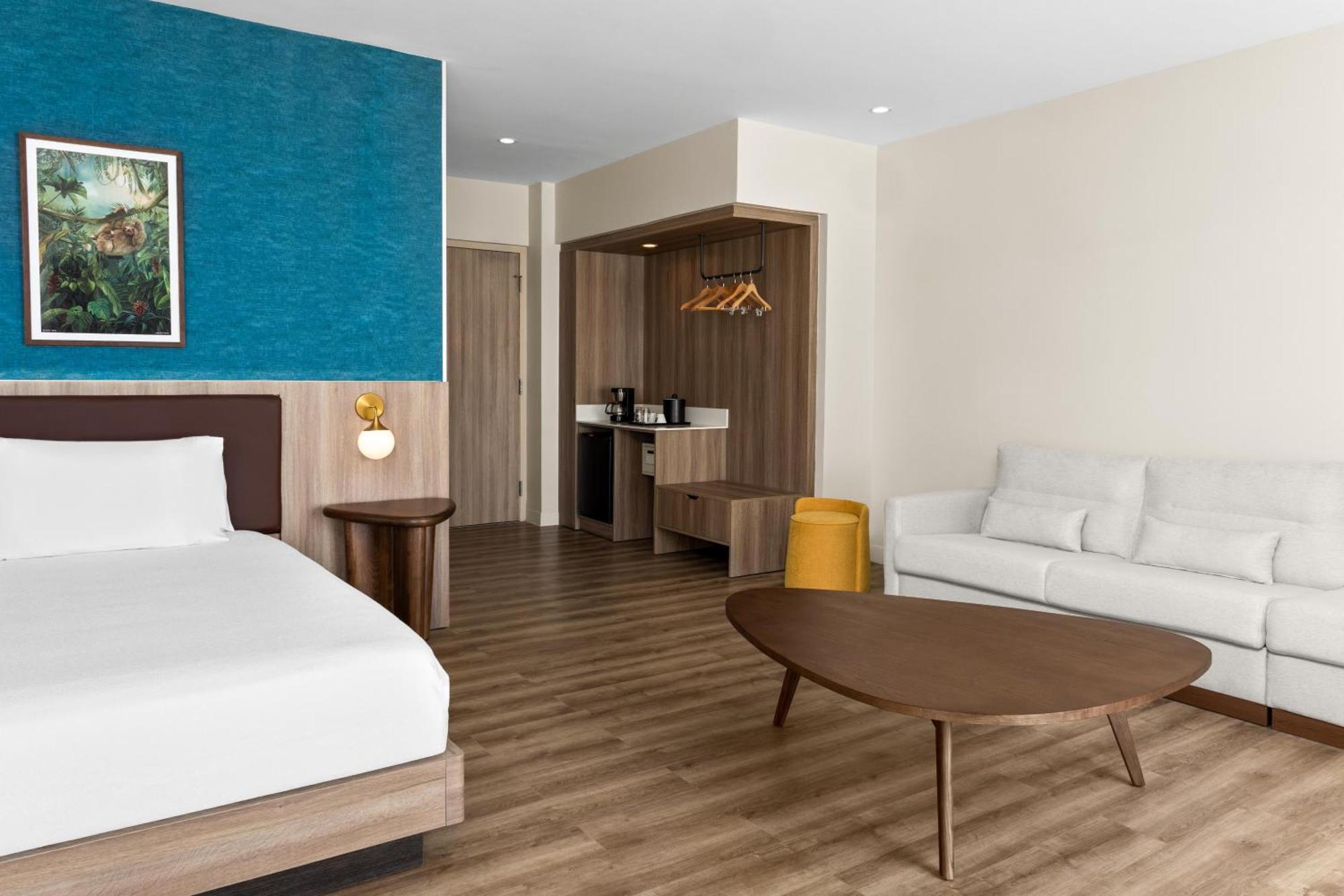Junior King Suite Seating Area