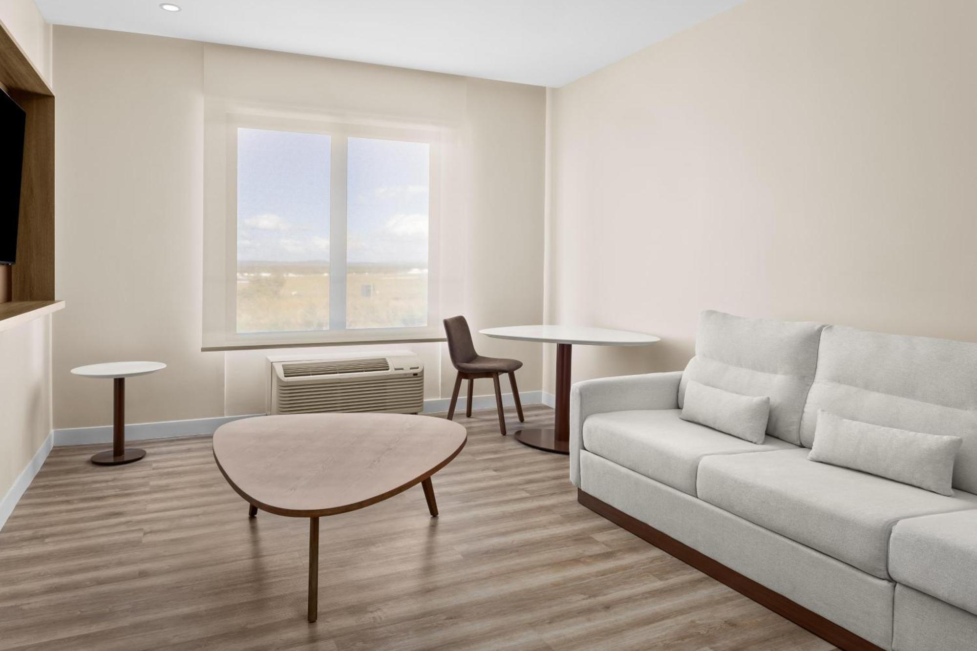 One-Bedroom King Suite