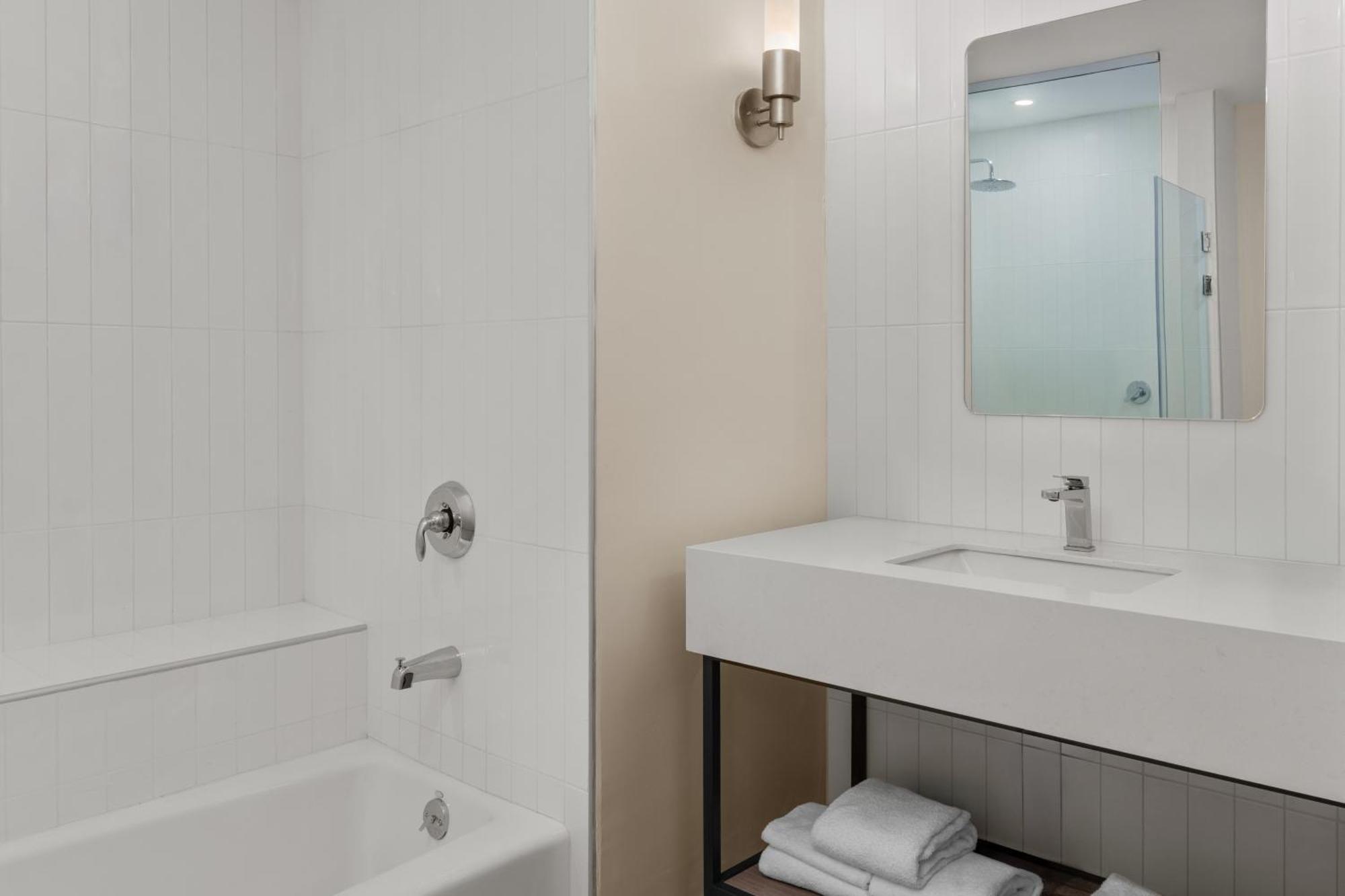 One-Bedroom King Suite