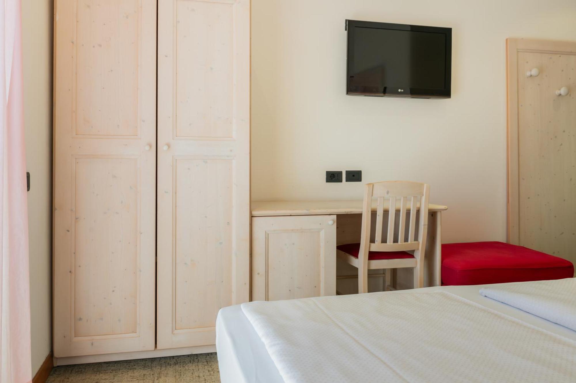Basic Double Room