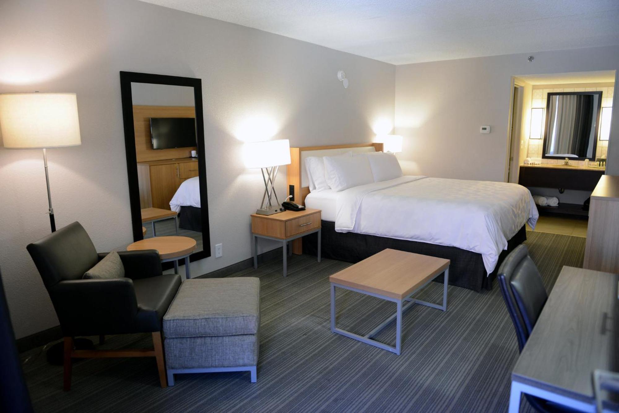 Standard King Room