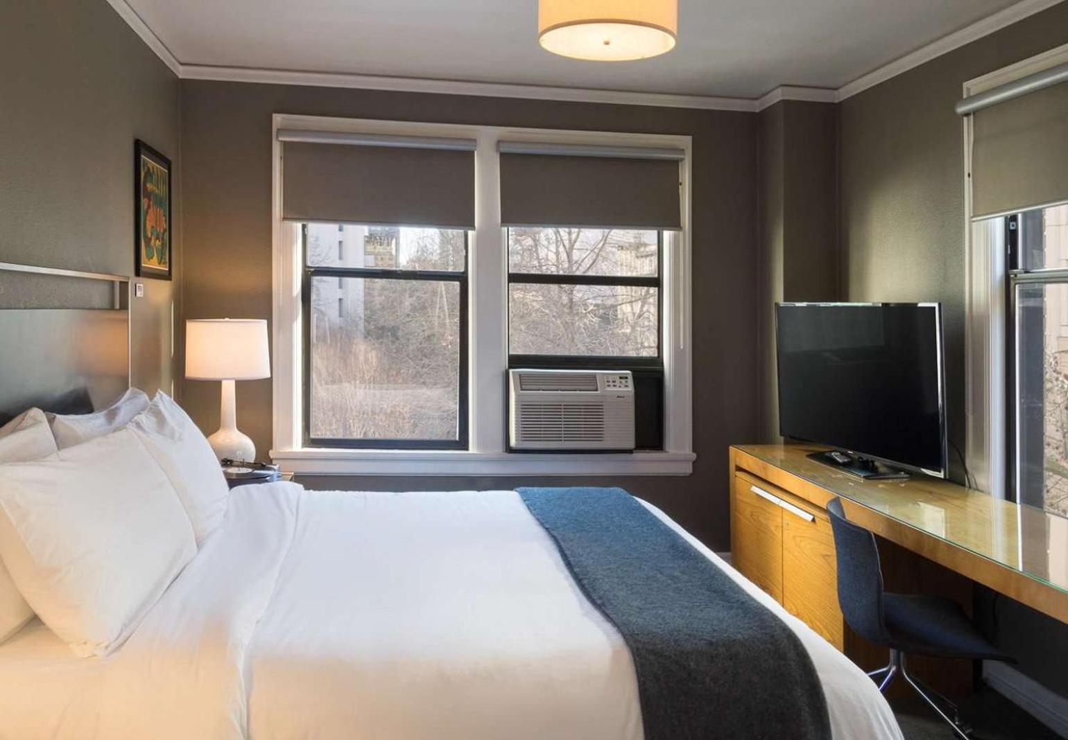 Max King Room