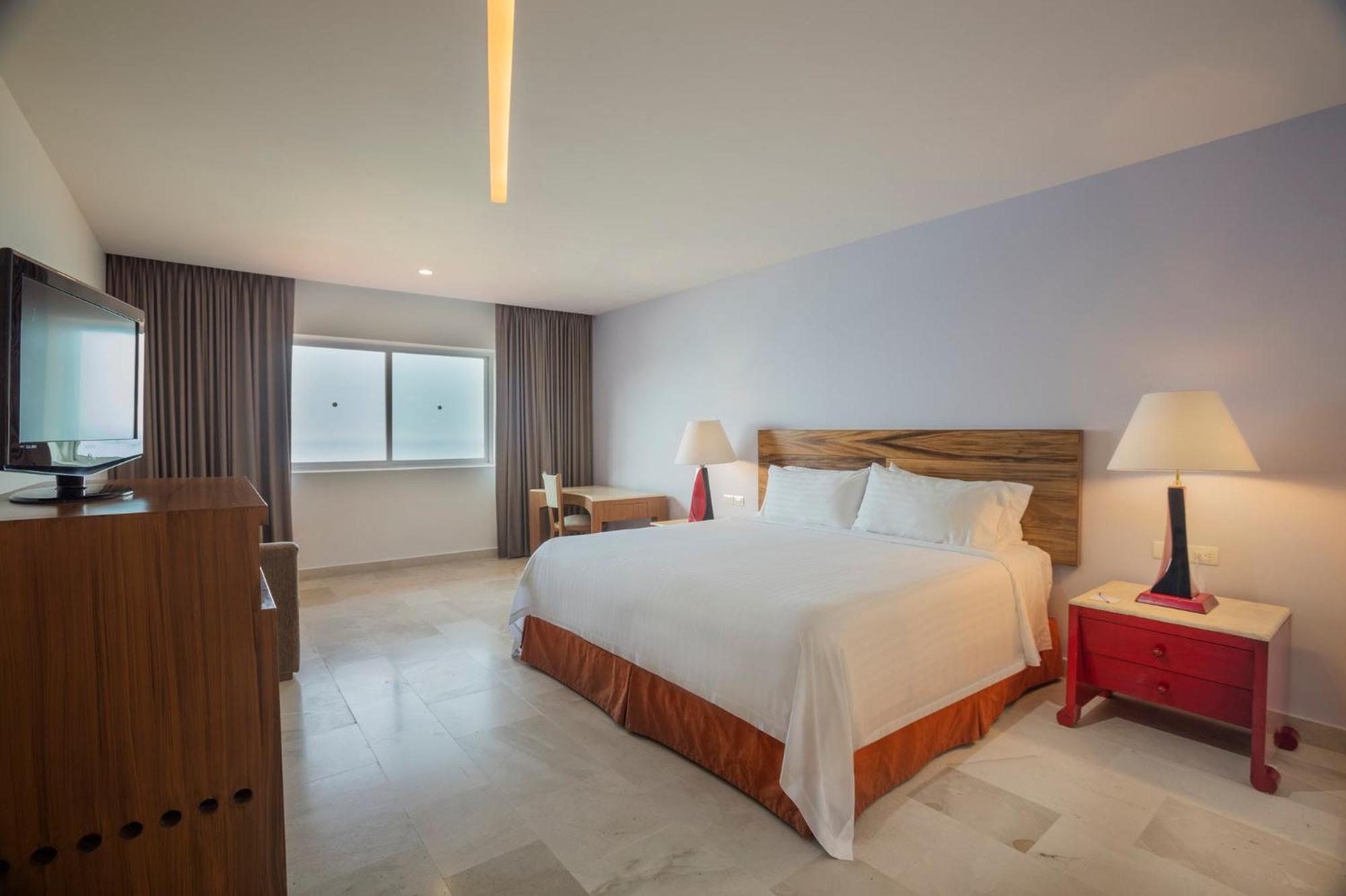 Standard King Room Ocean View