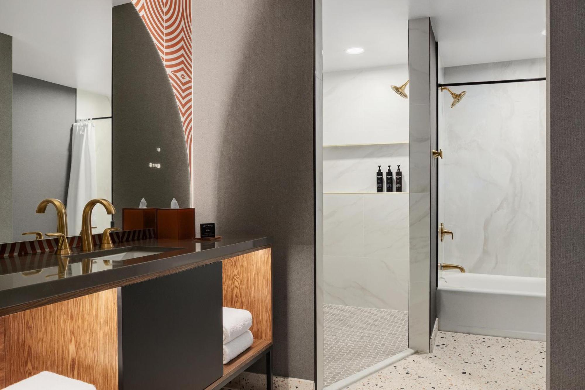 Junior King Suite - Mobility Accessible