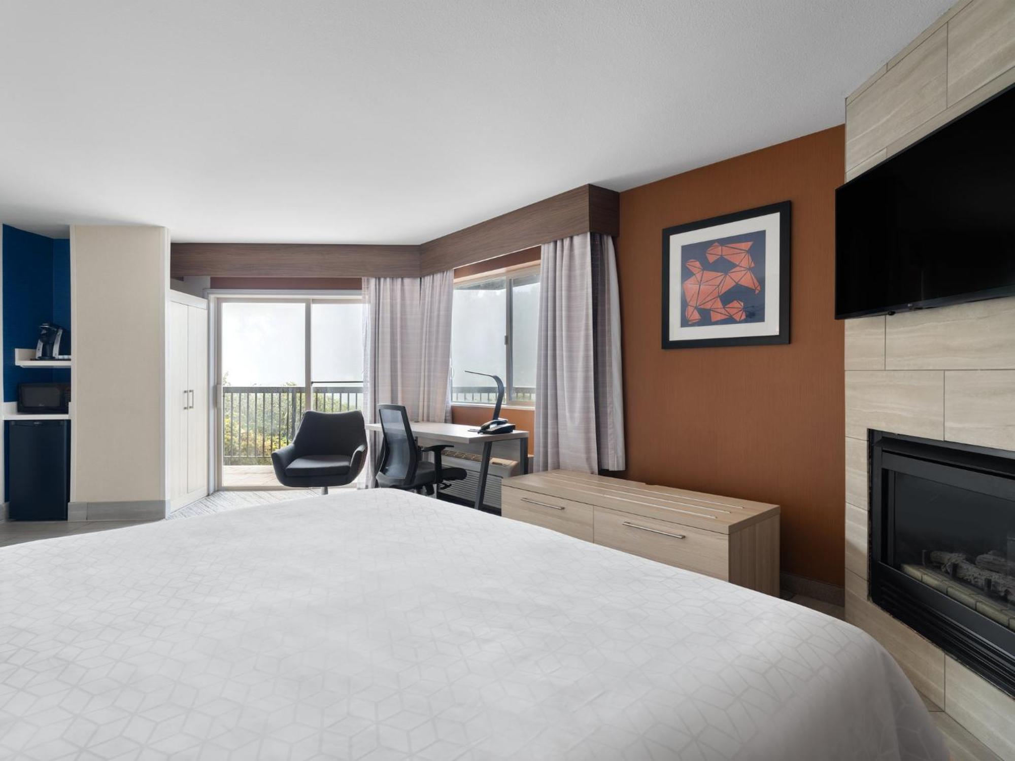 King Suite Balcony Communication Accessible