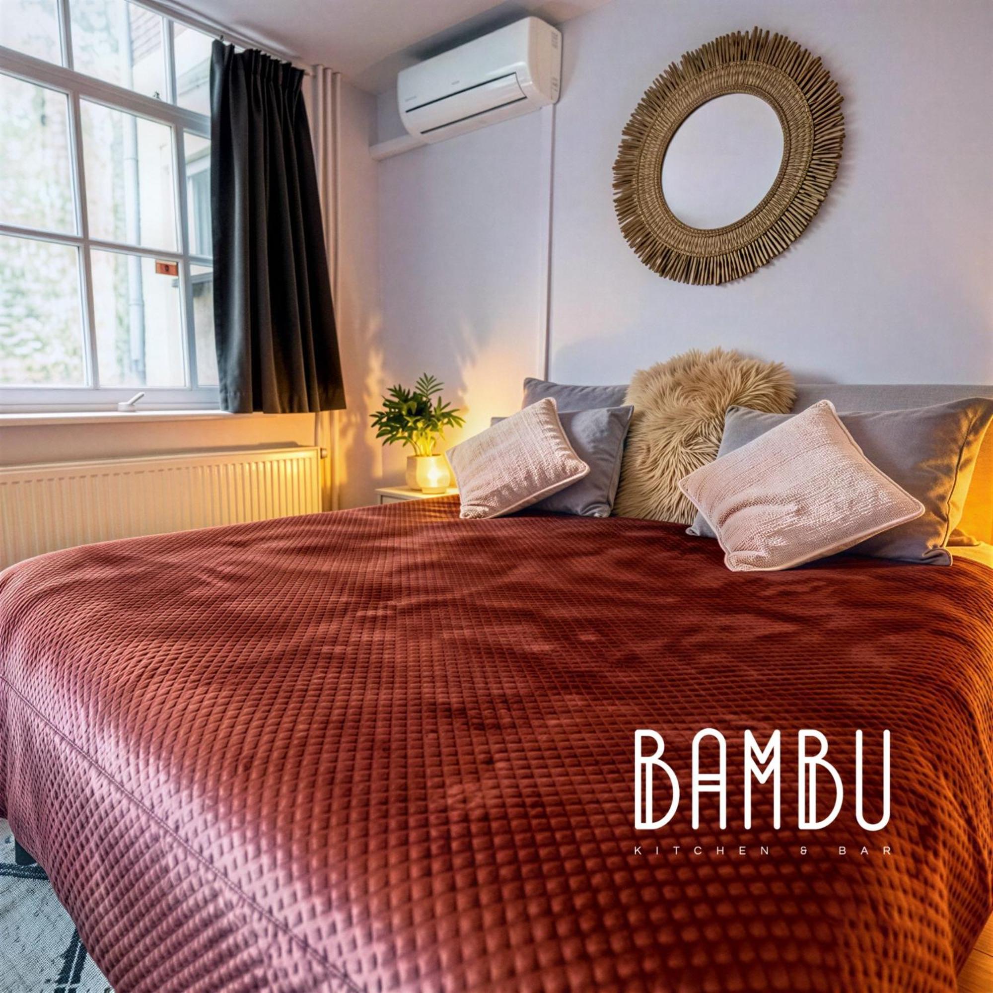 Deluxe Double Room Pink room first floor