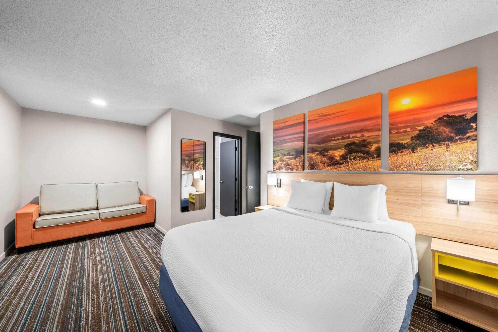 1 King Bed 1 Queen Bed Suite Non-Smoking