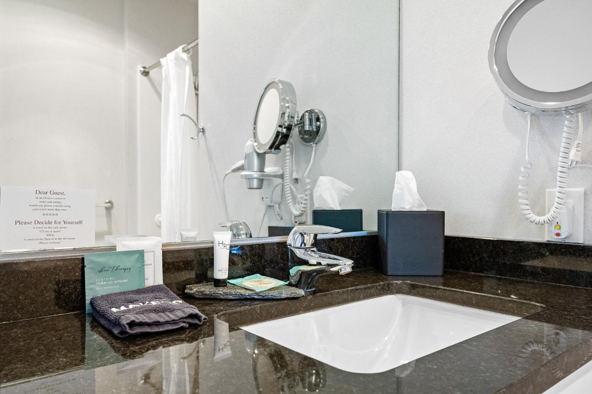 Junior Suite Bay View Disability Access