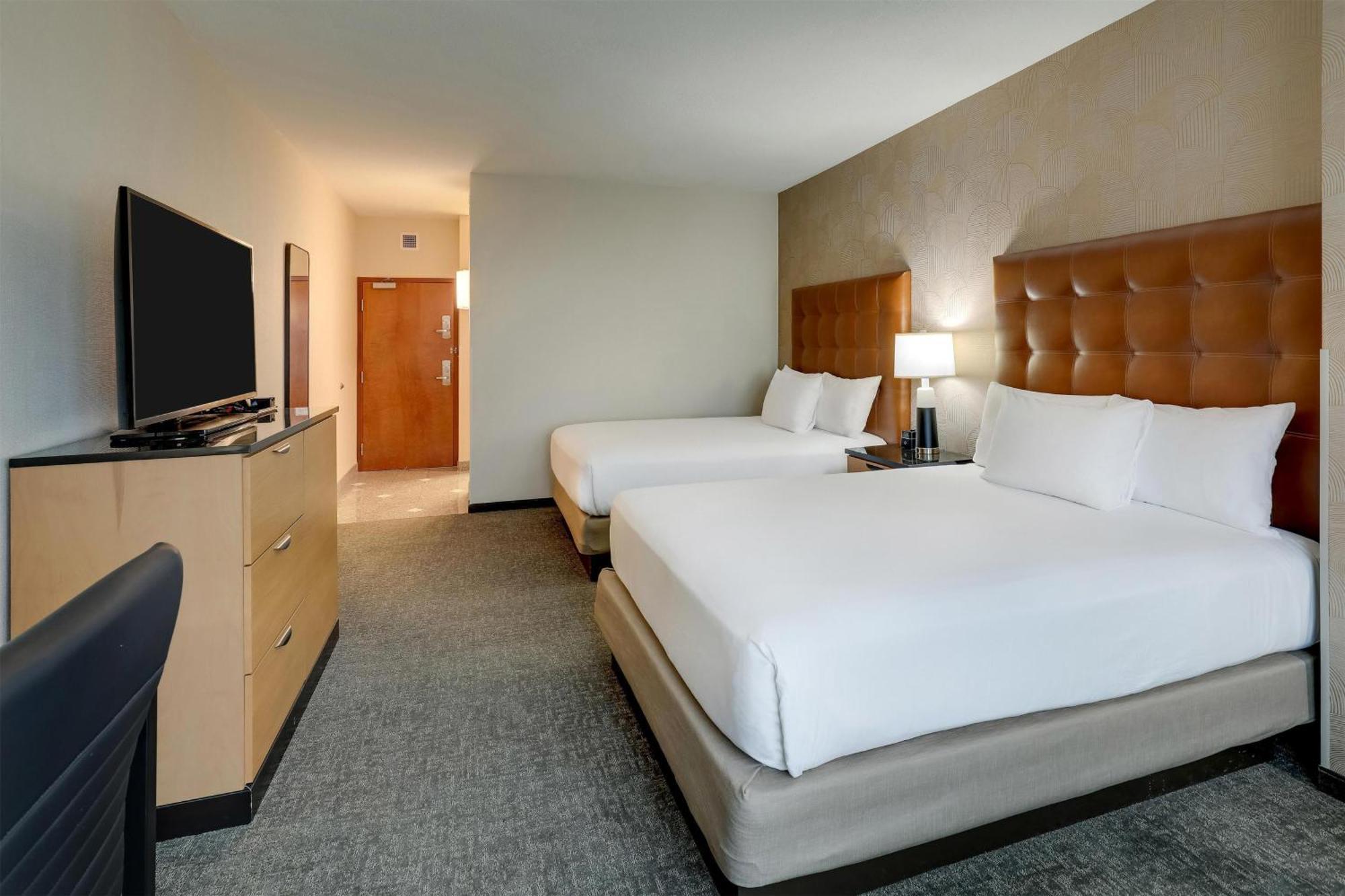 Deluxe Queen Room Two Queen Beds