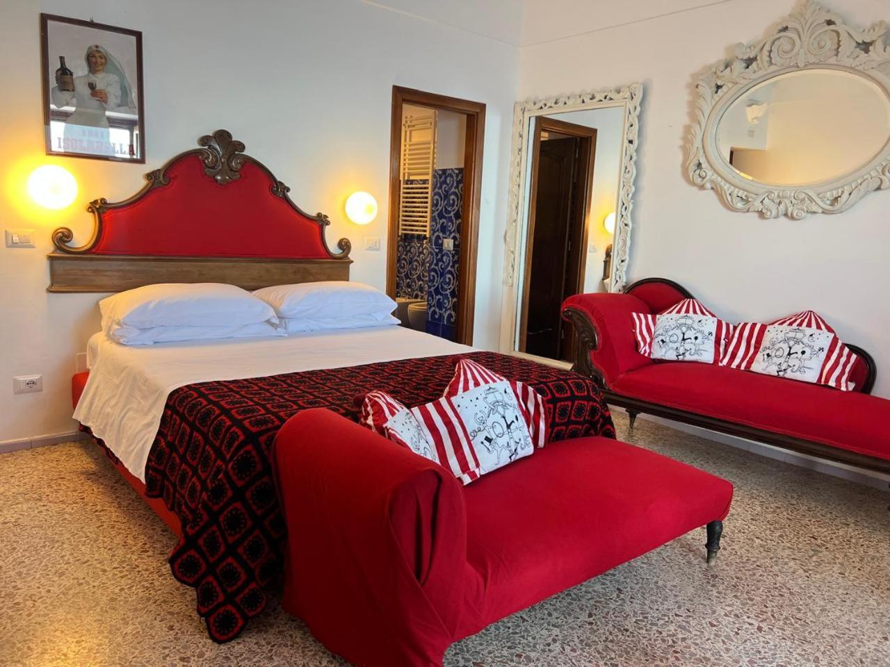 Deluxe Double or Twin Room Sea View