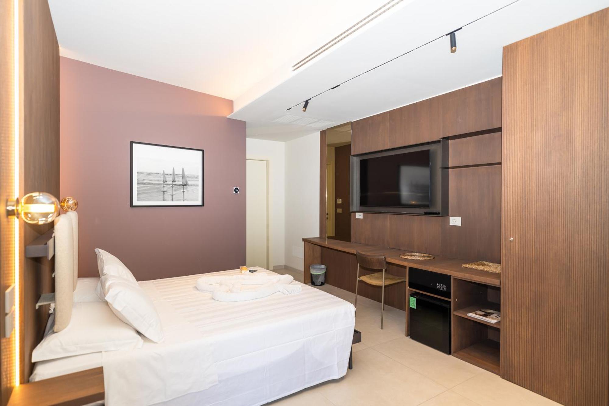 Deluxe King Suite