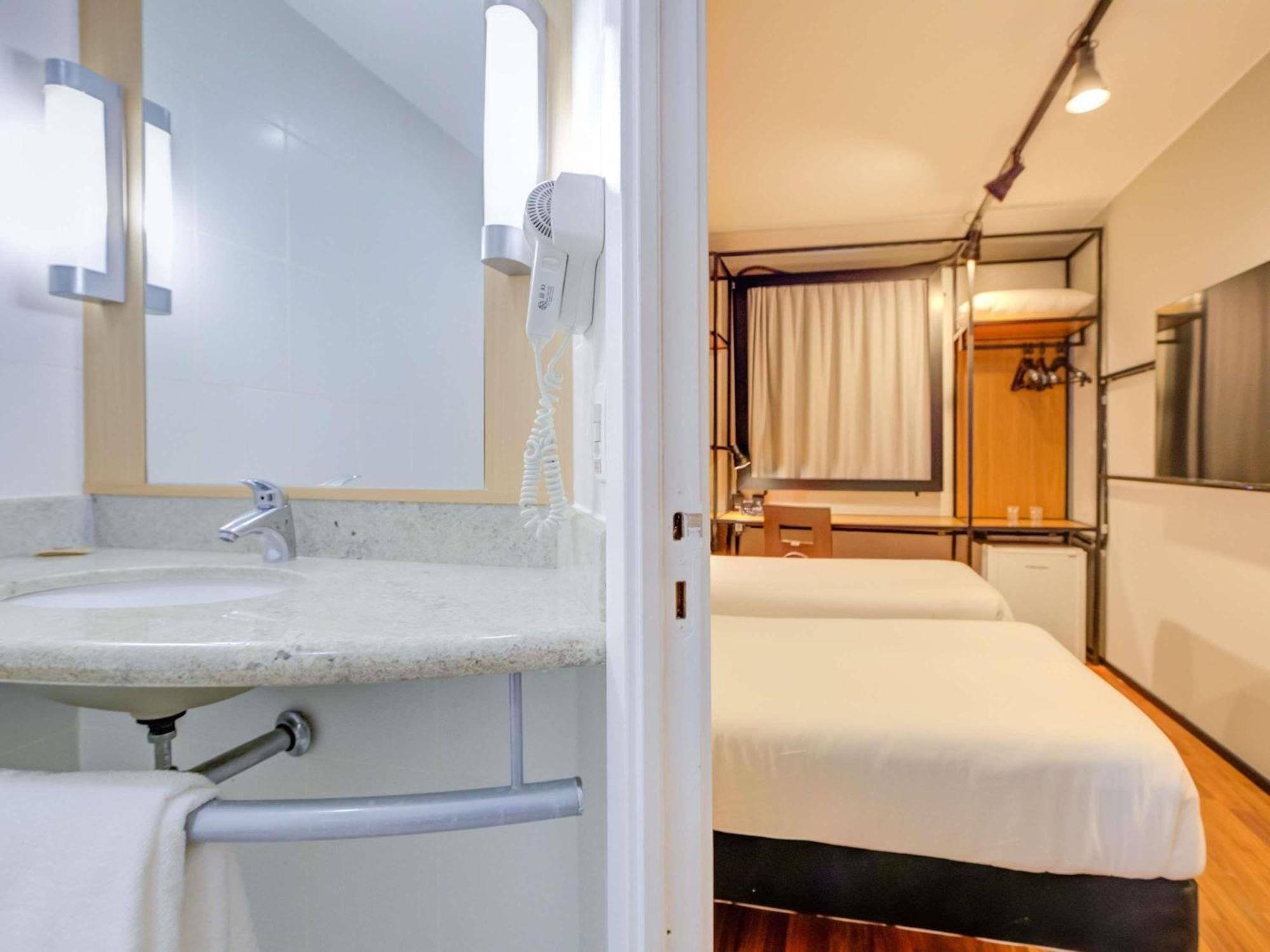 Standard Apartment Twin Beds
