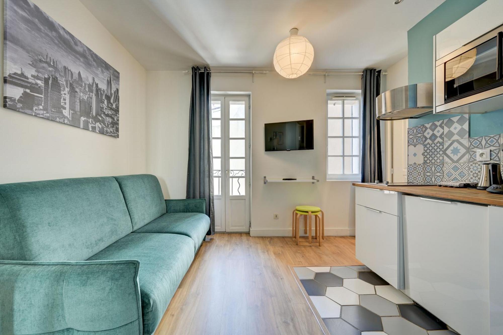 Studio Apartment