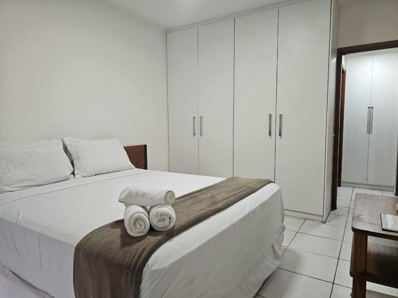 Deluxe One-Bedroom Apartment
