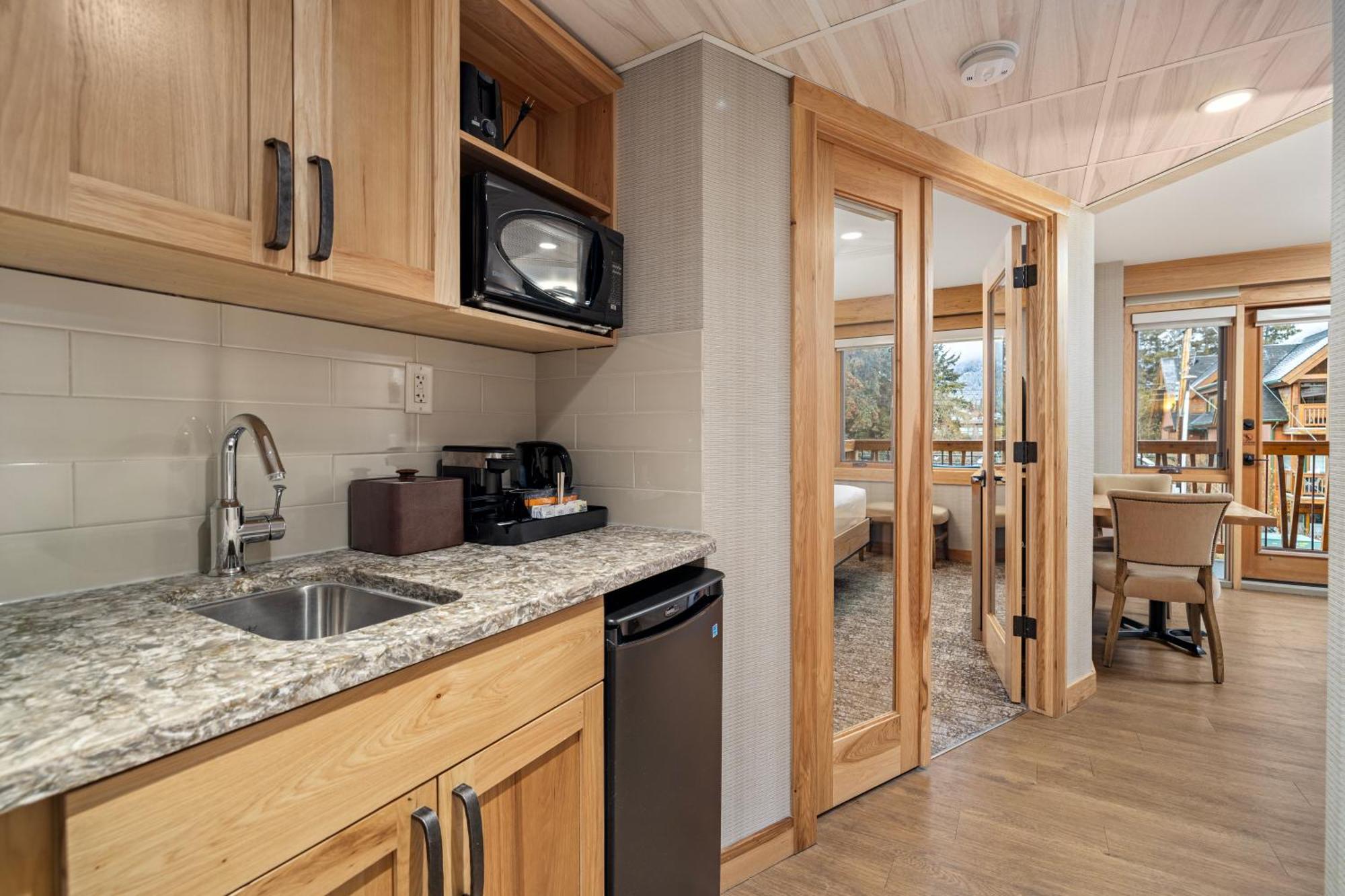 One-Bedroom King Suite