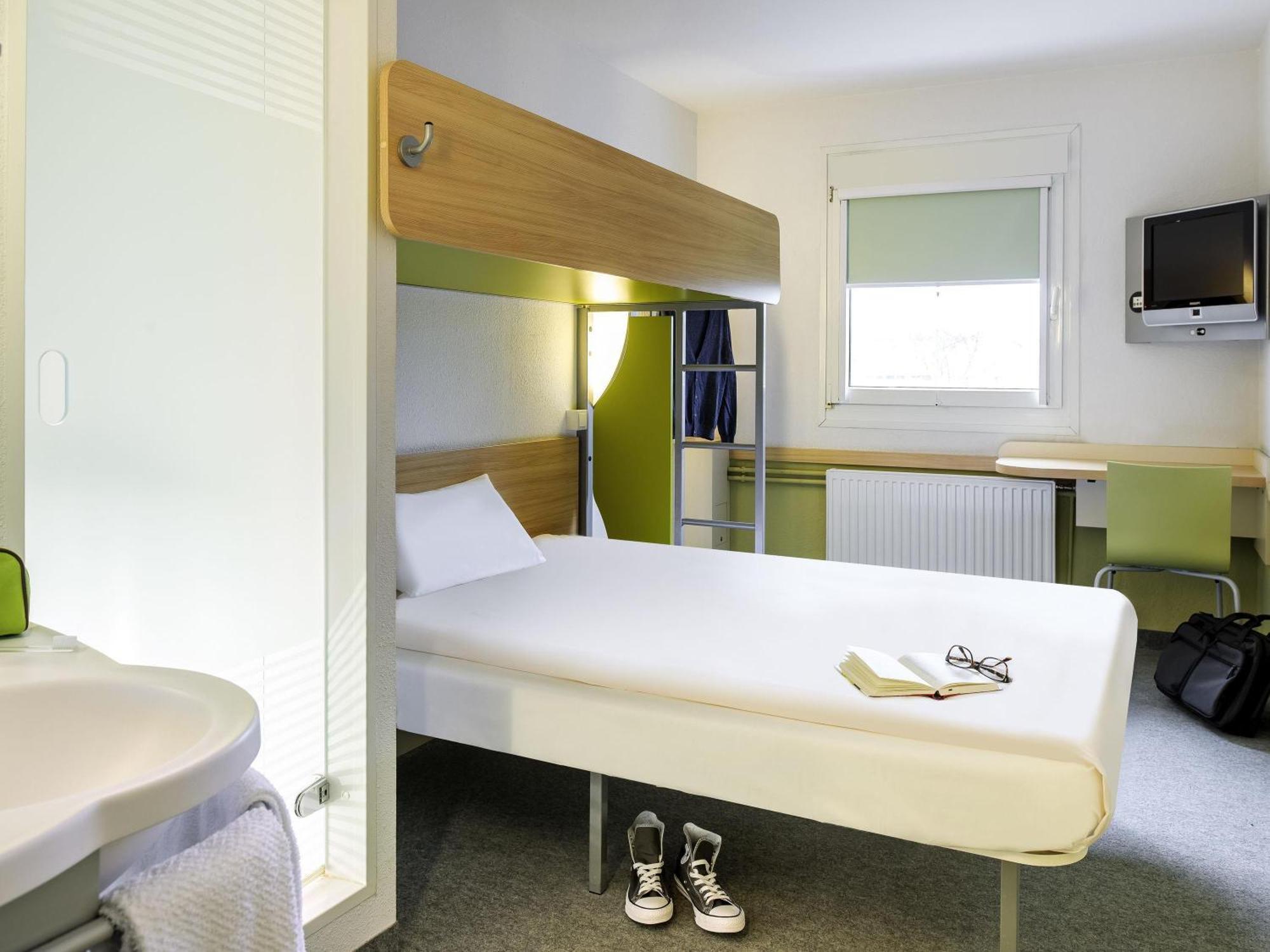 Triple Room One Double Bed One Bunk Bed