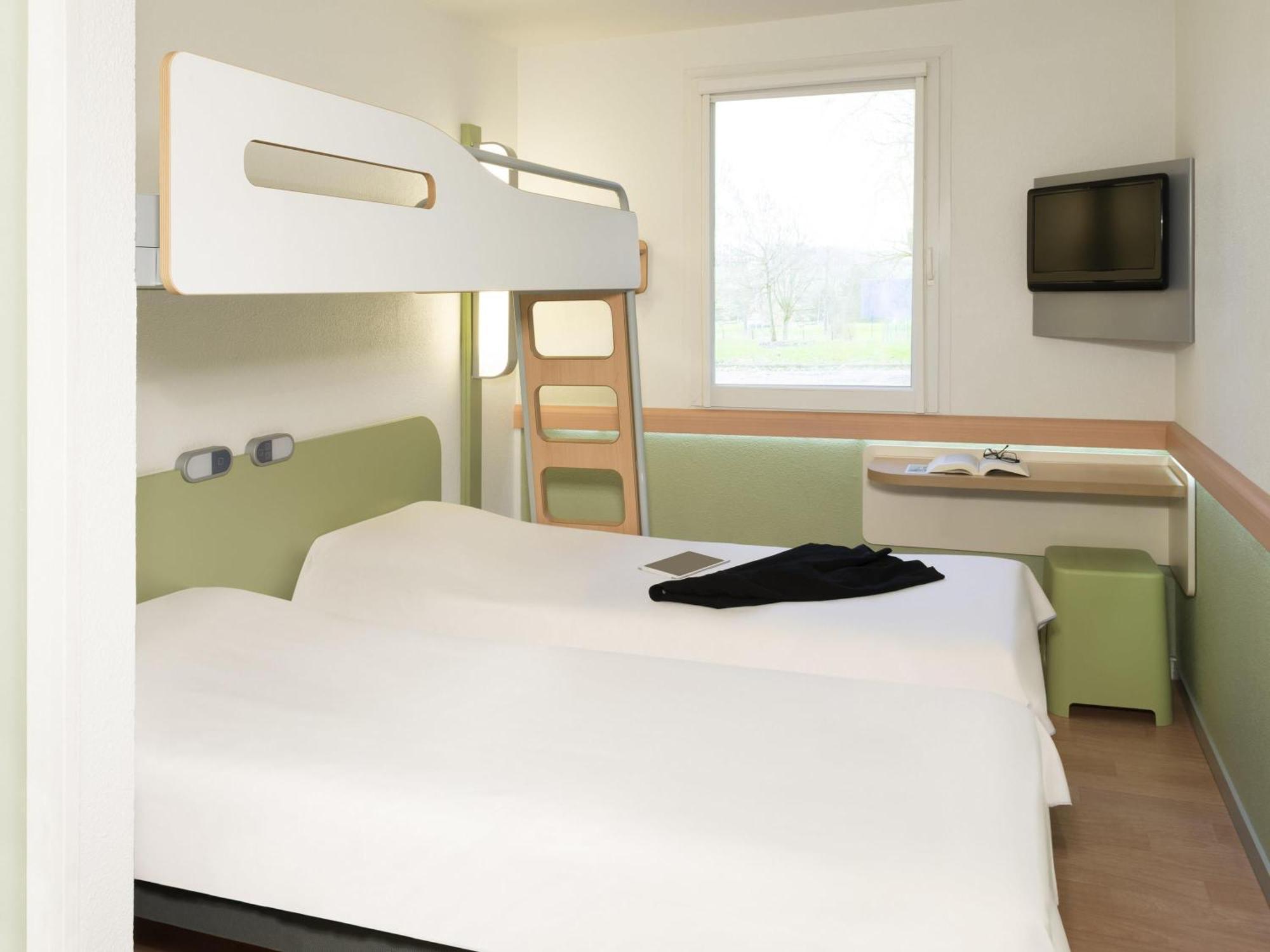 Triple Room Three Single Beds