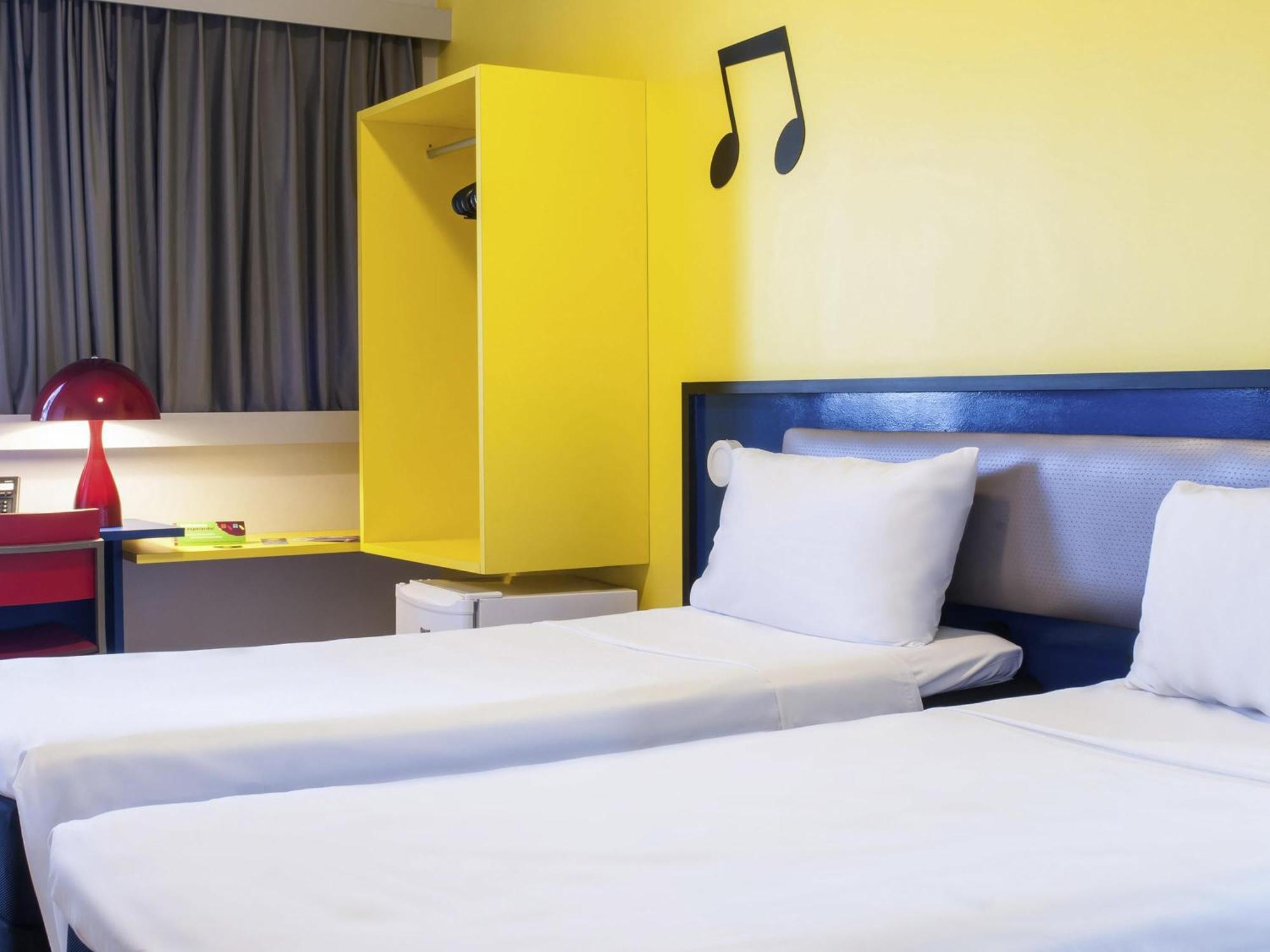 Apartment Two Single Beds