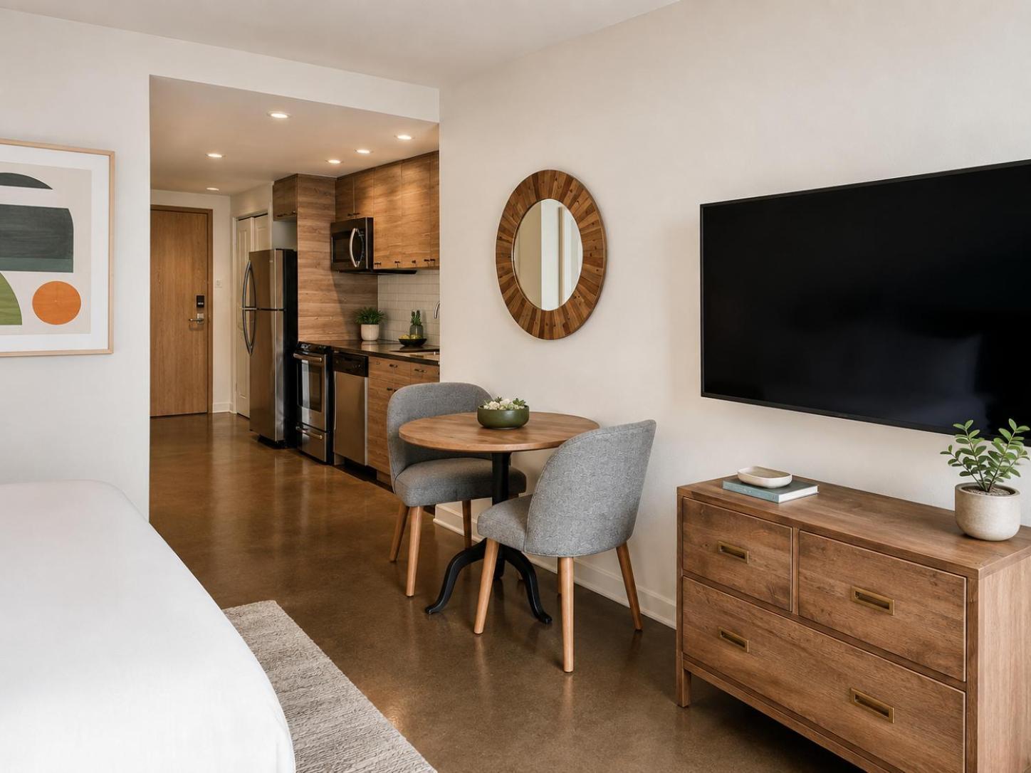 Studio Apartment Queen Bed