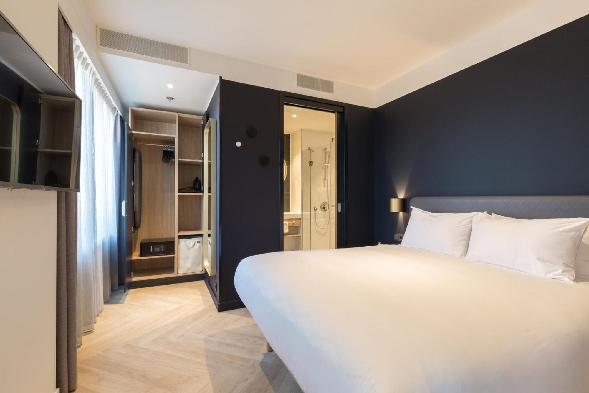 One-Bedroom King Suite