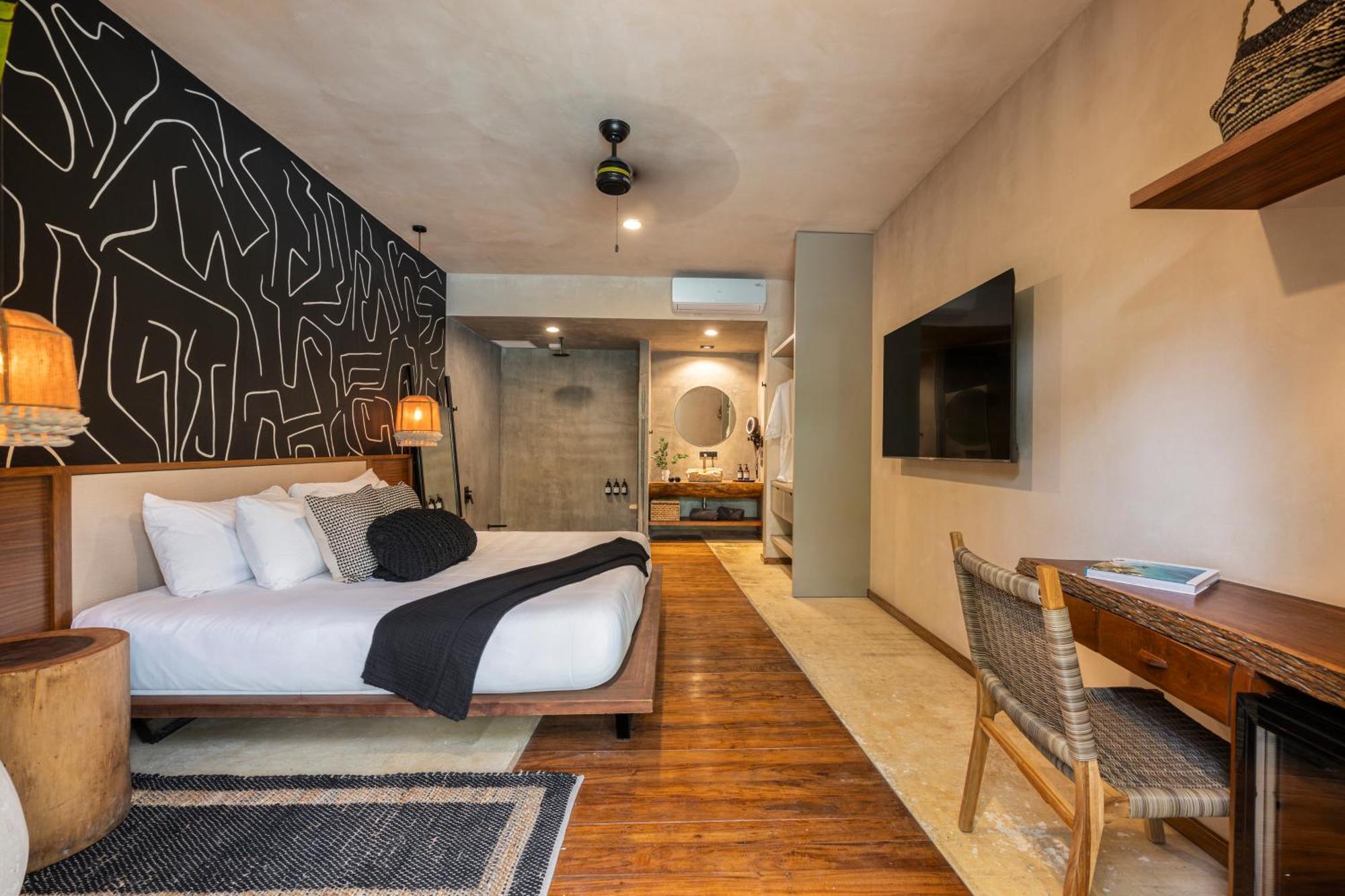 Superior King Room