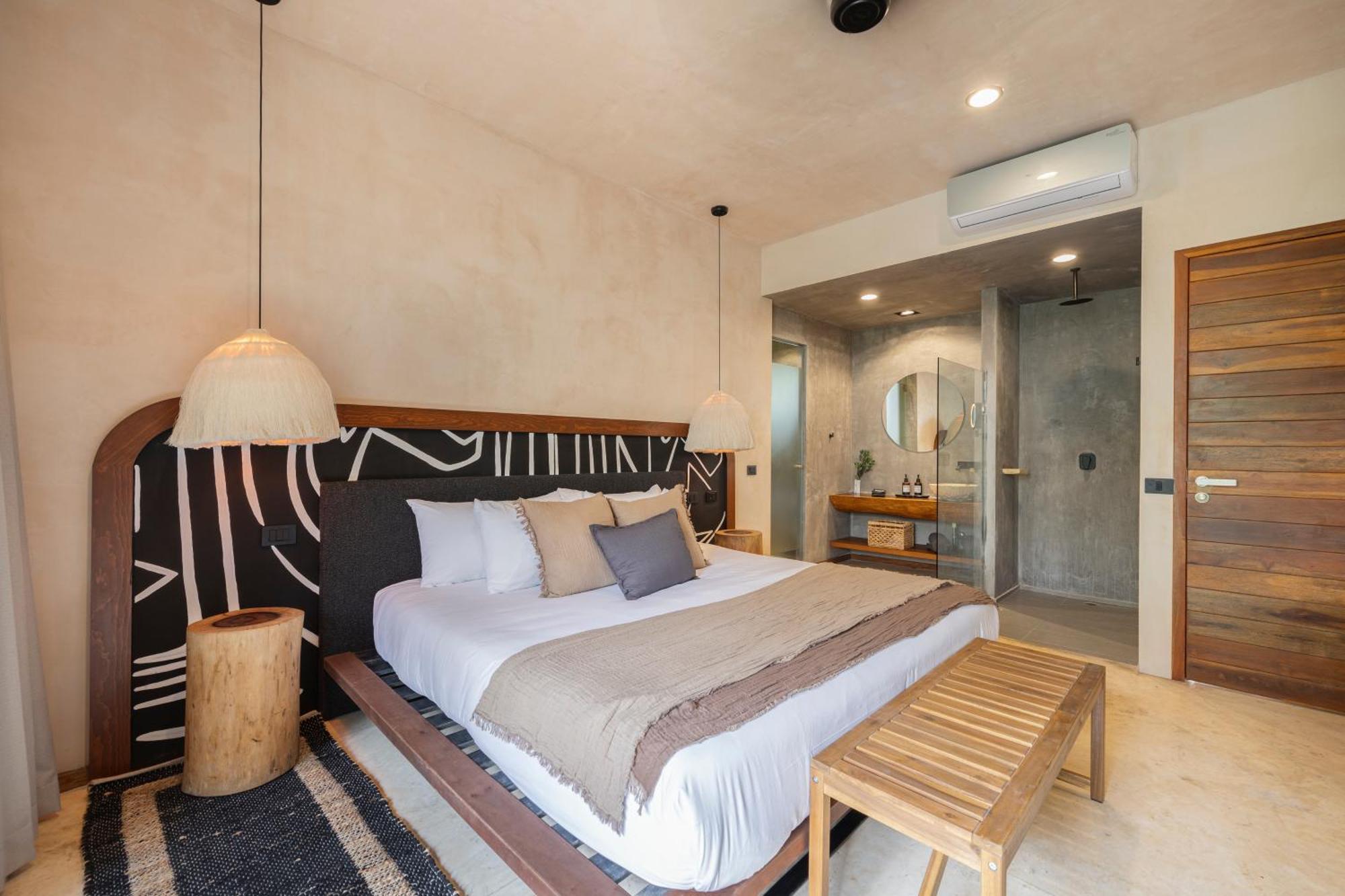 Standard King Room