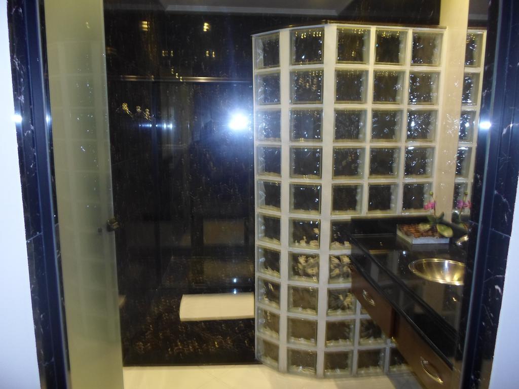 Luxury Suite,181841991:JPEG