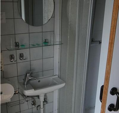Economy Double Room,18294339:JPEG