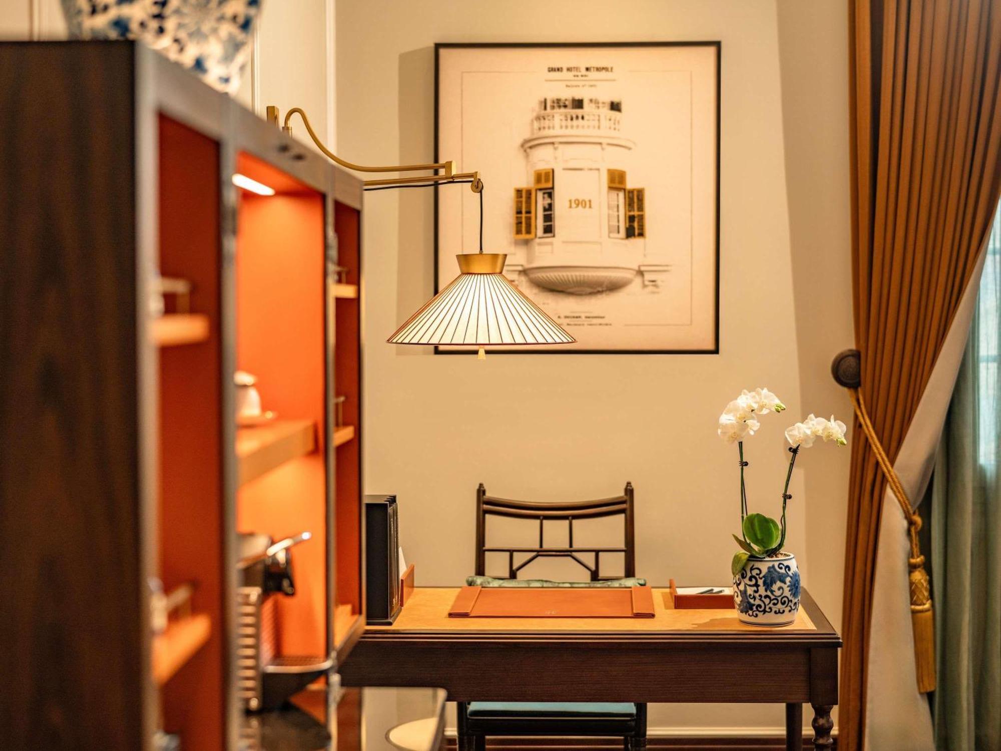 Heritage Wing Grand Luxury Room Twin Beds Metropole Privileges Benefits