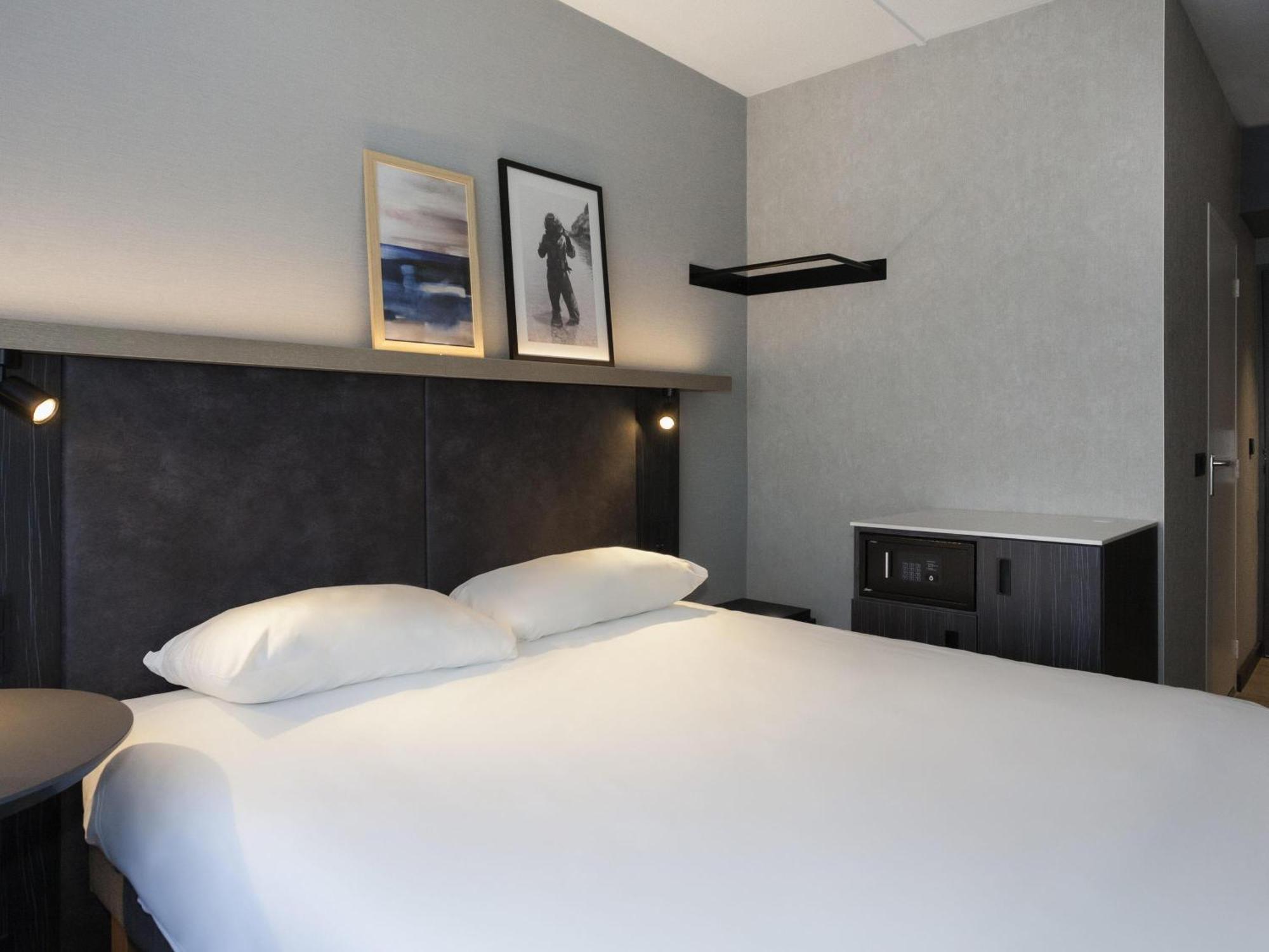Economy Room