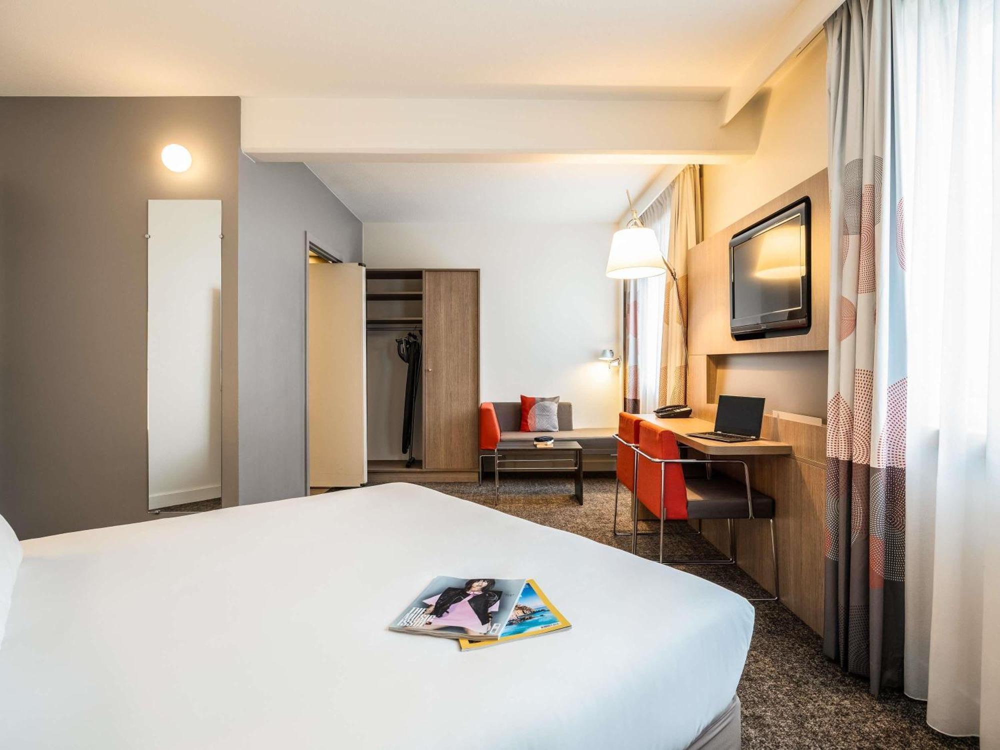 Standard Double Room Mobility Accessible