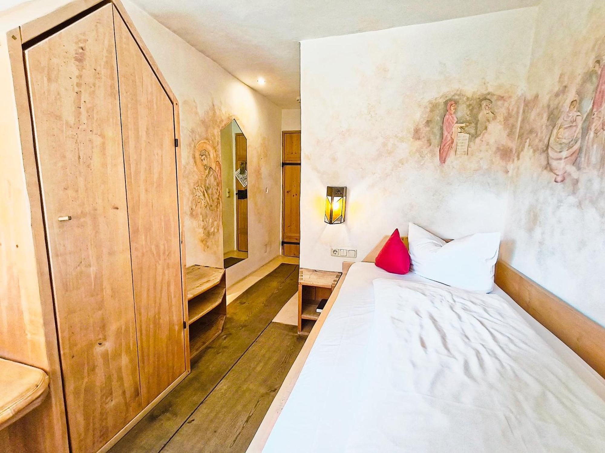 Economy Single Room
