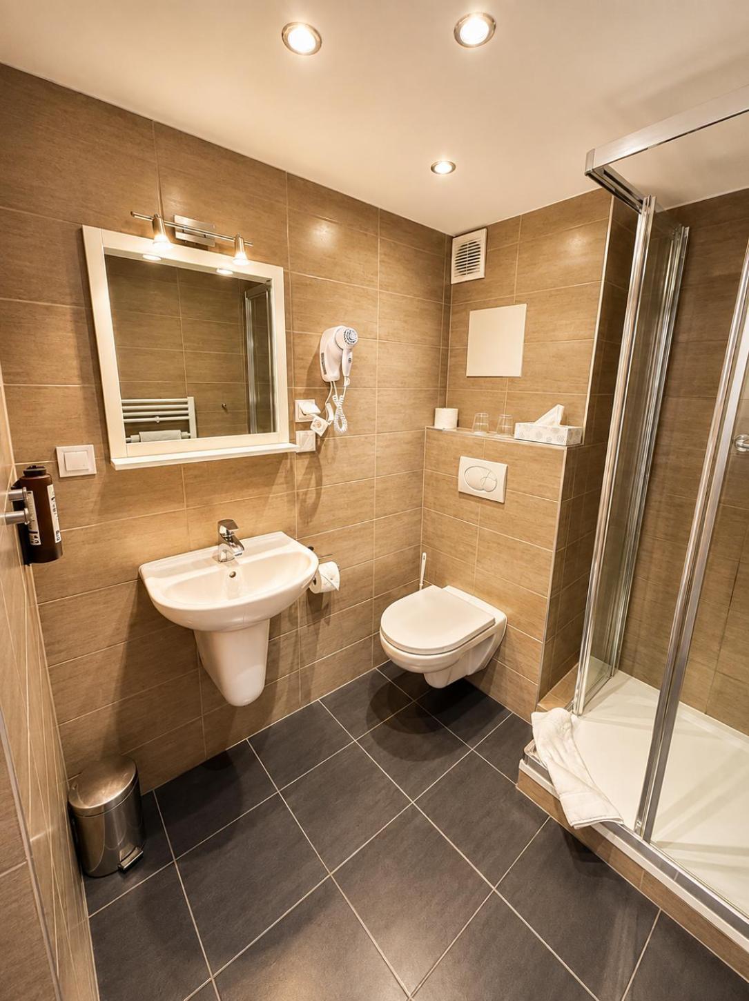 Standard Single Room