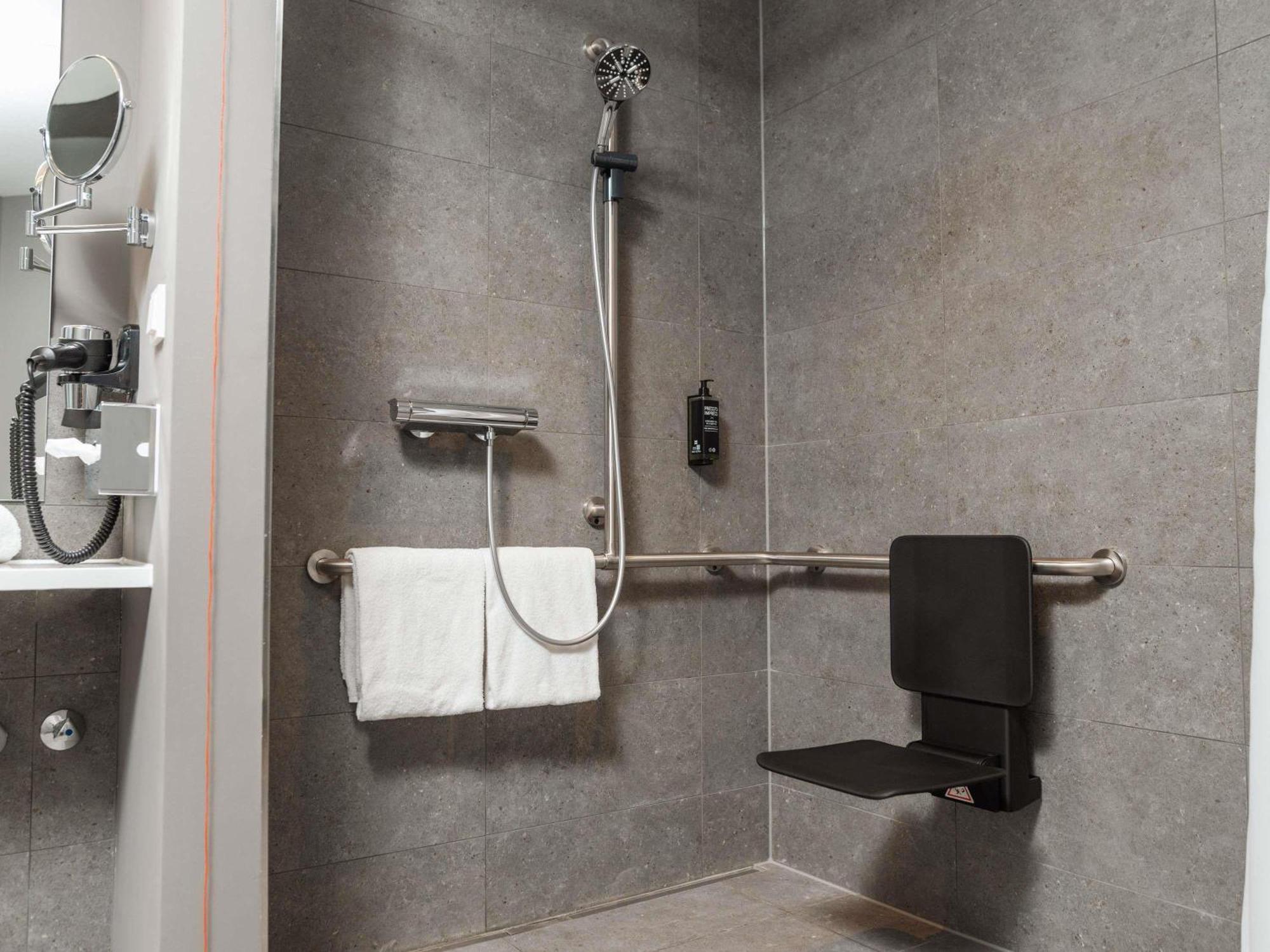 Standard Double Room Mobility Accessible