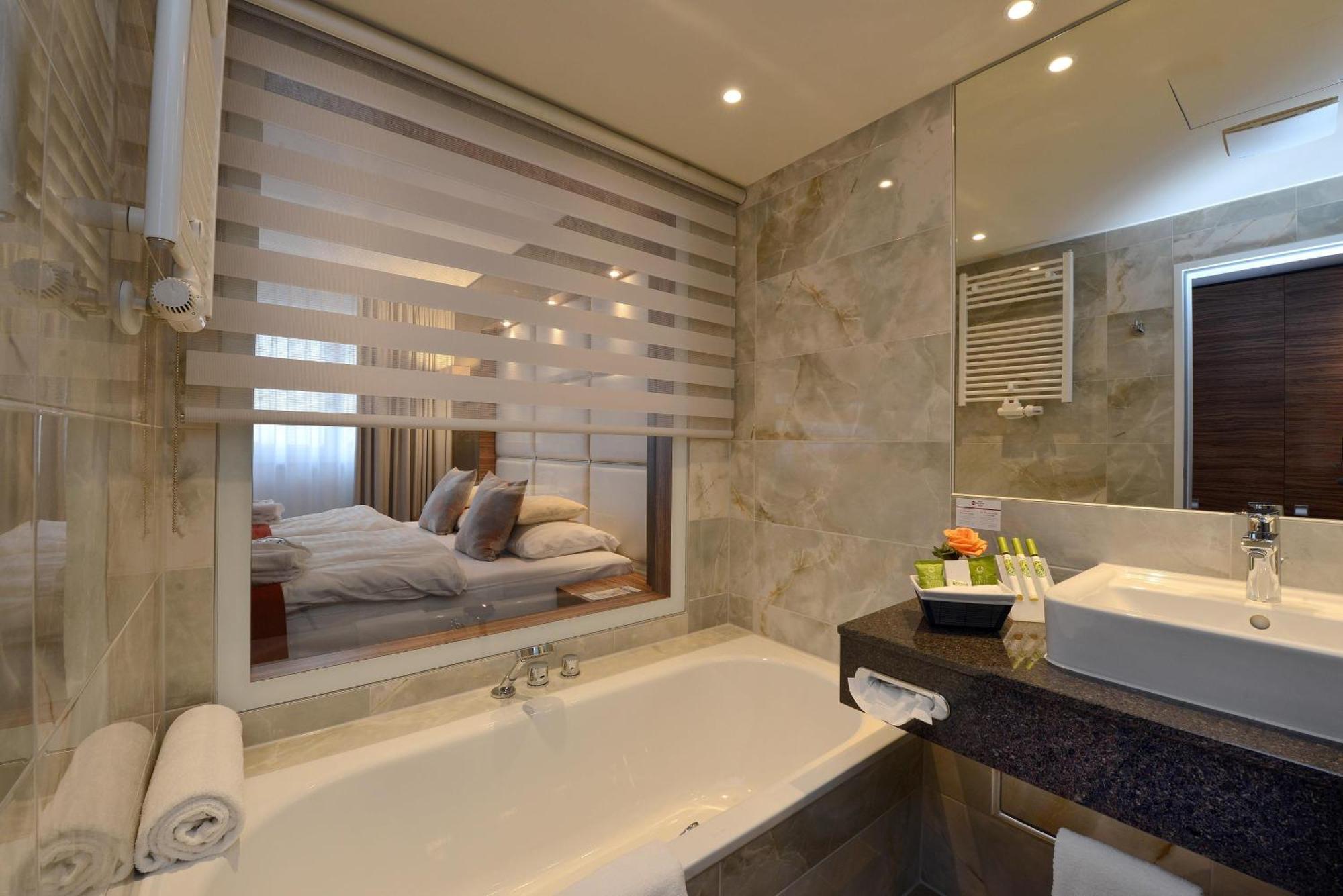Suite Double Bed