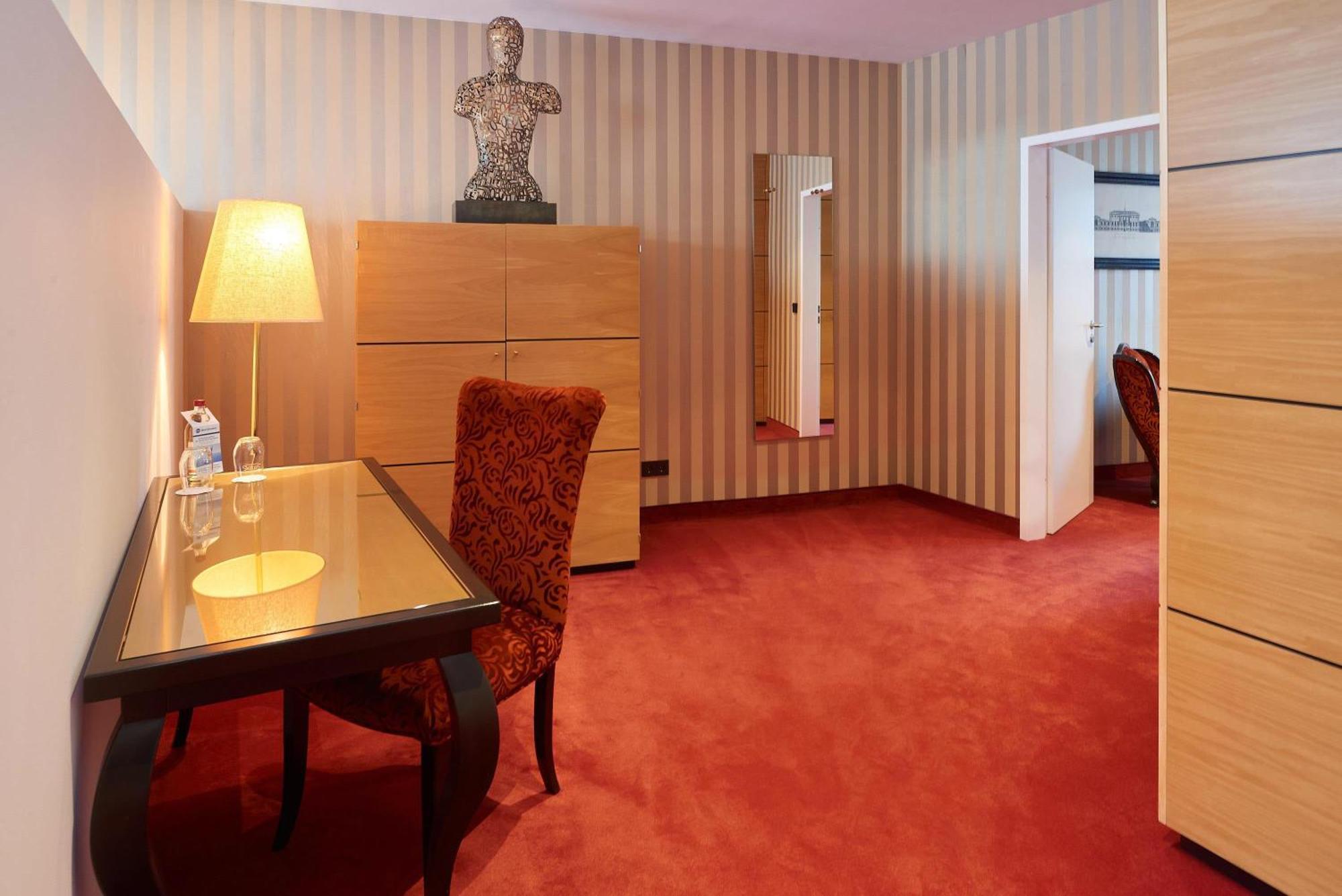 Suite Balcony Non-Smoking