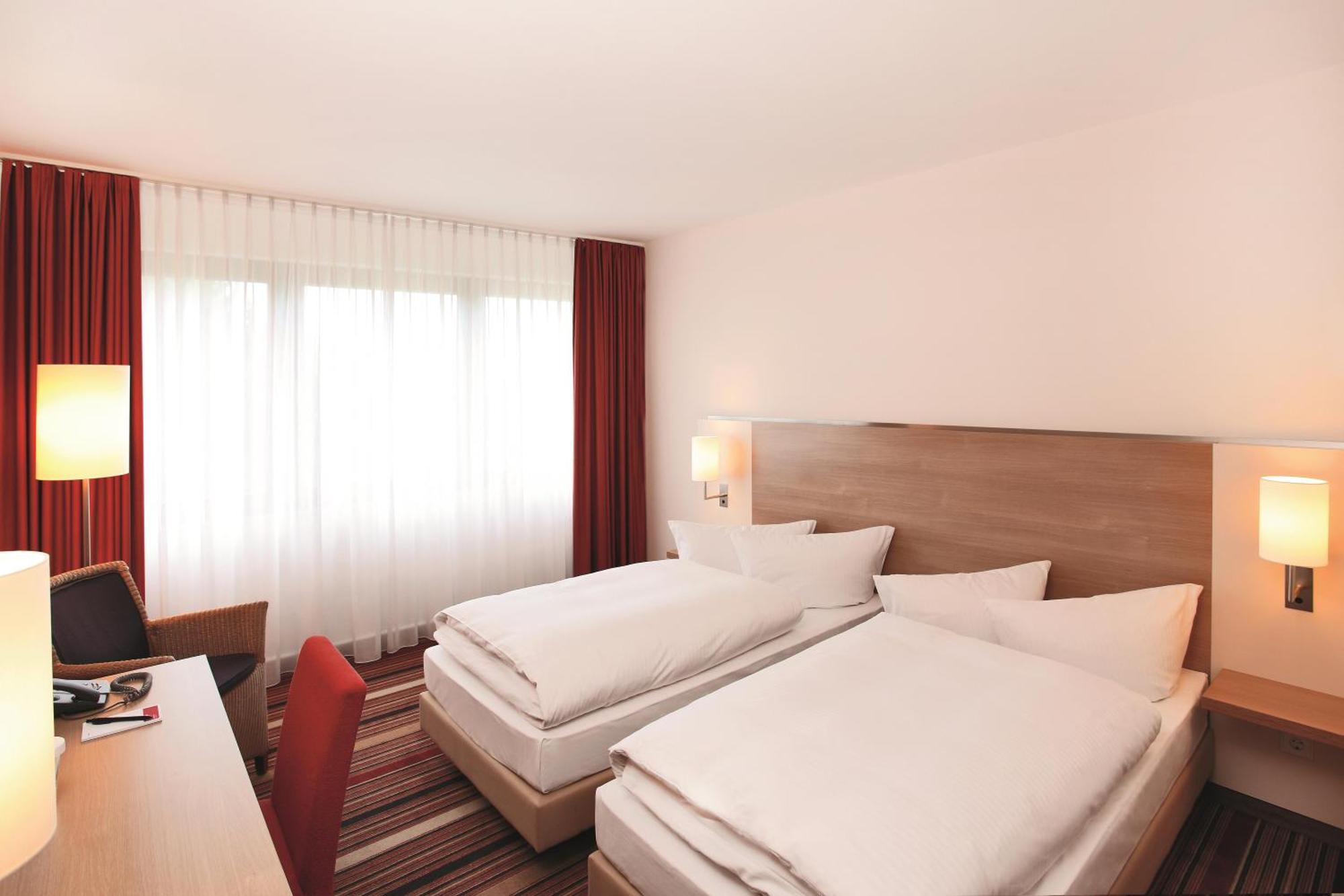 Comfort King Room Convertible into Two Single Beds